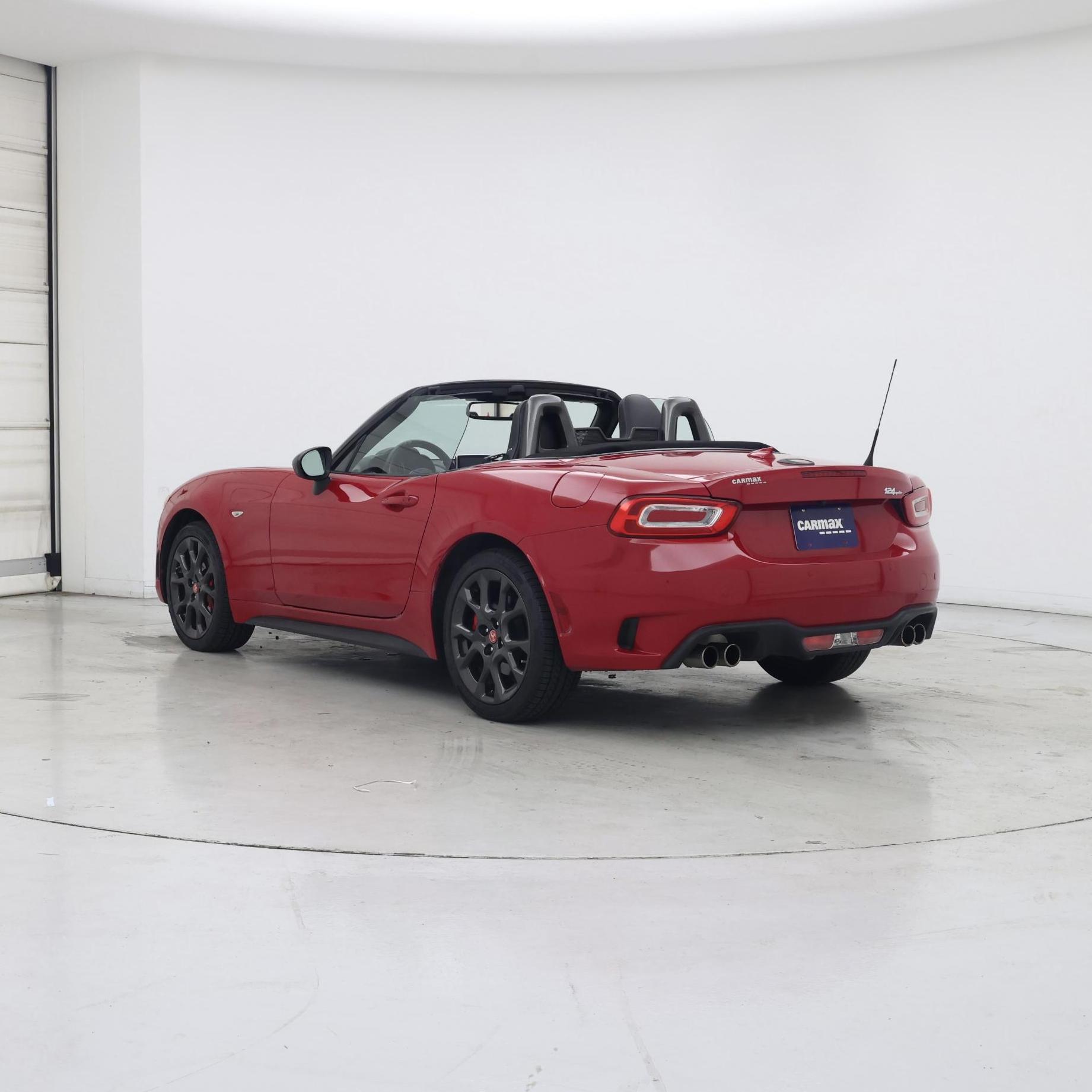 Thumbnail: 2019 Fiat 124 Spider - 2