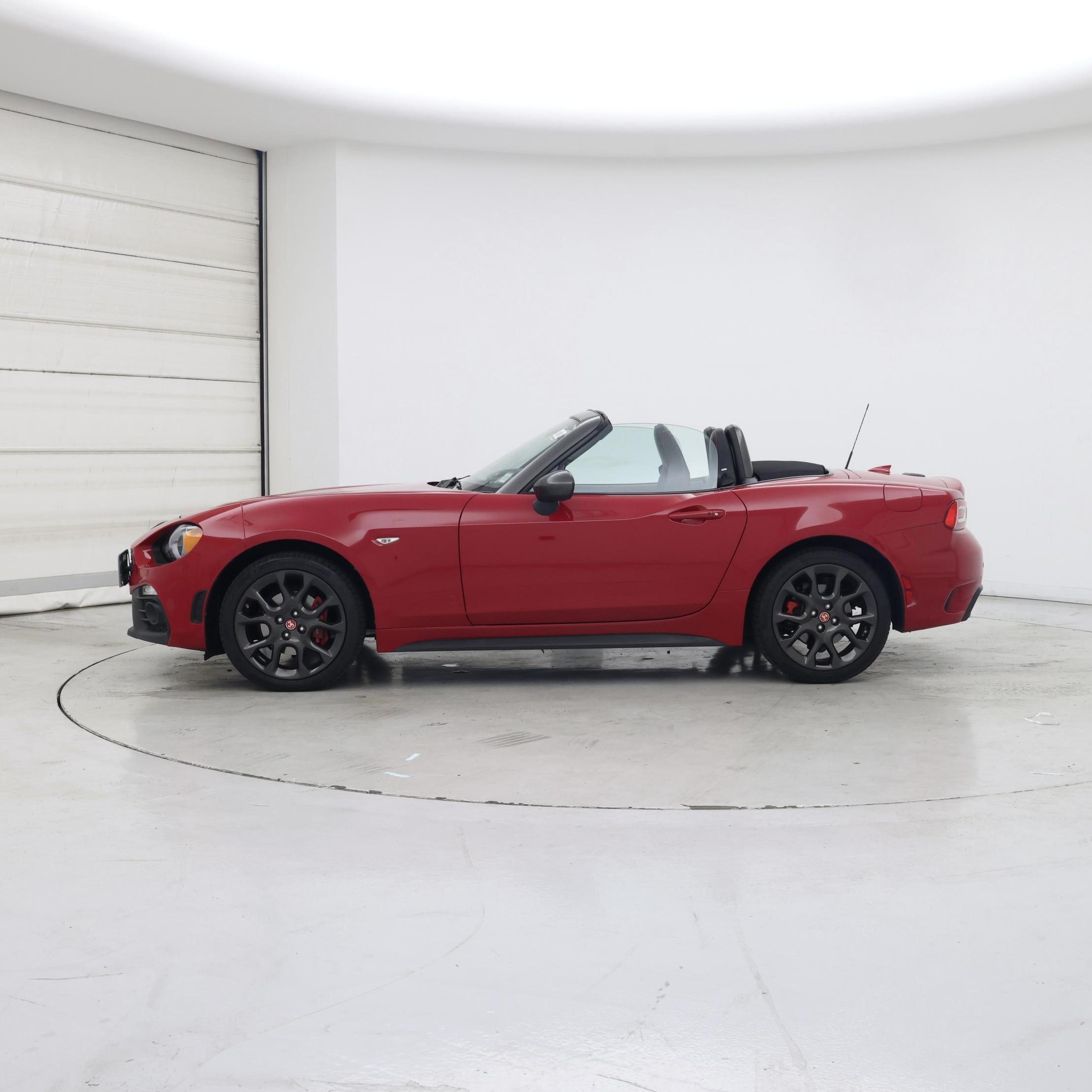 Thumbnail: 2019 Fiat 124 Spider - 3