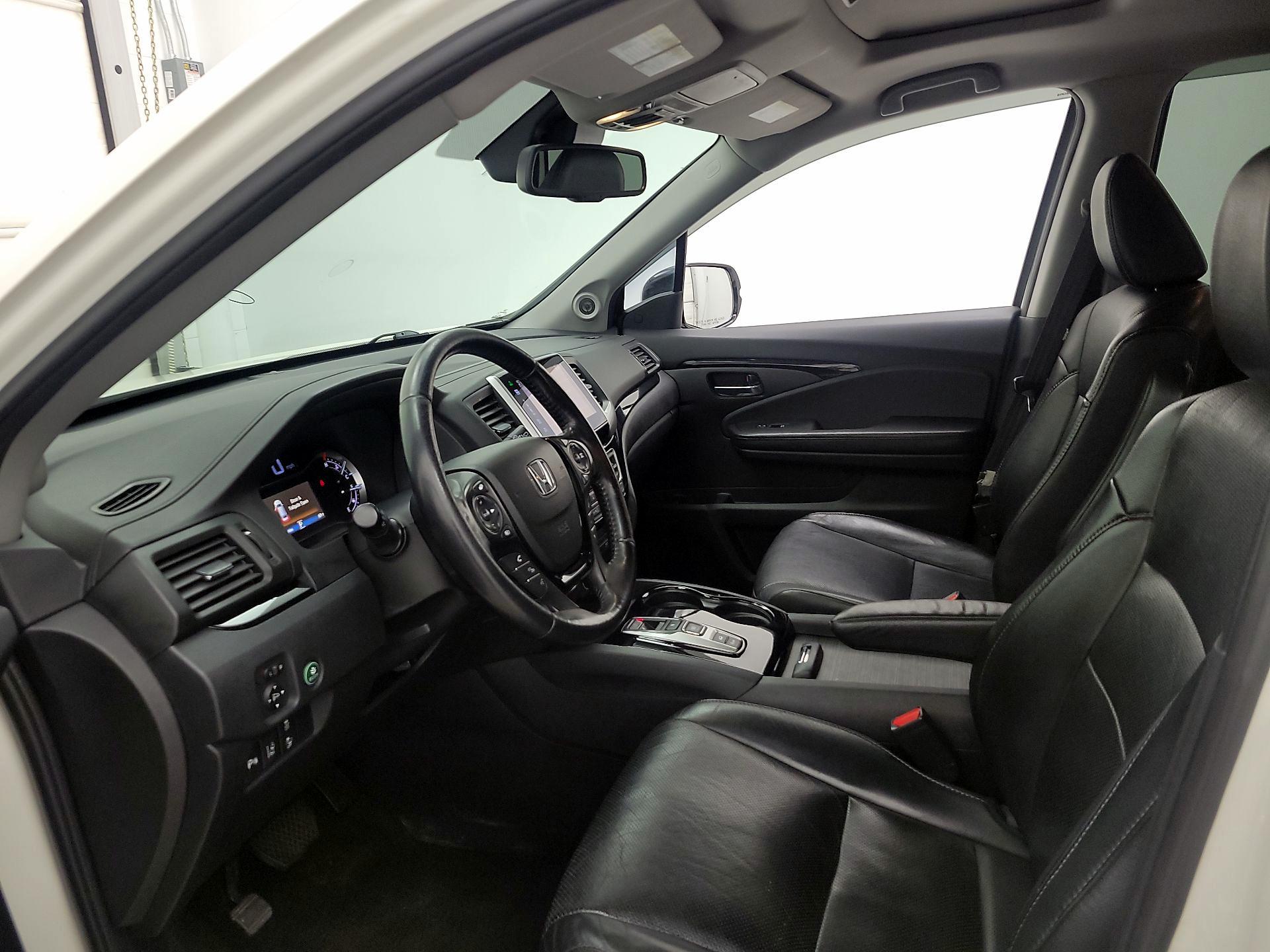 Thumbnail: 2016 Honda Pilot - 11