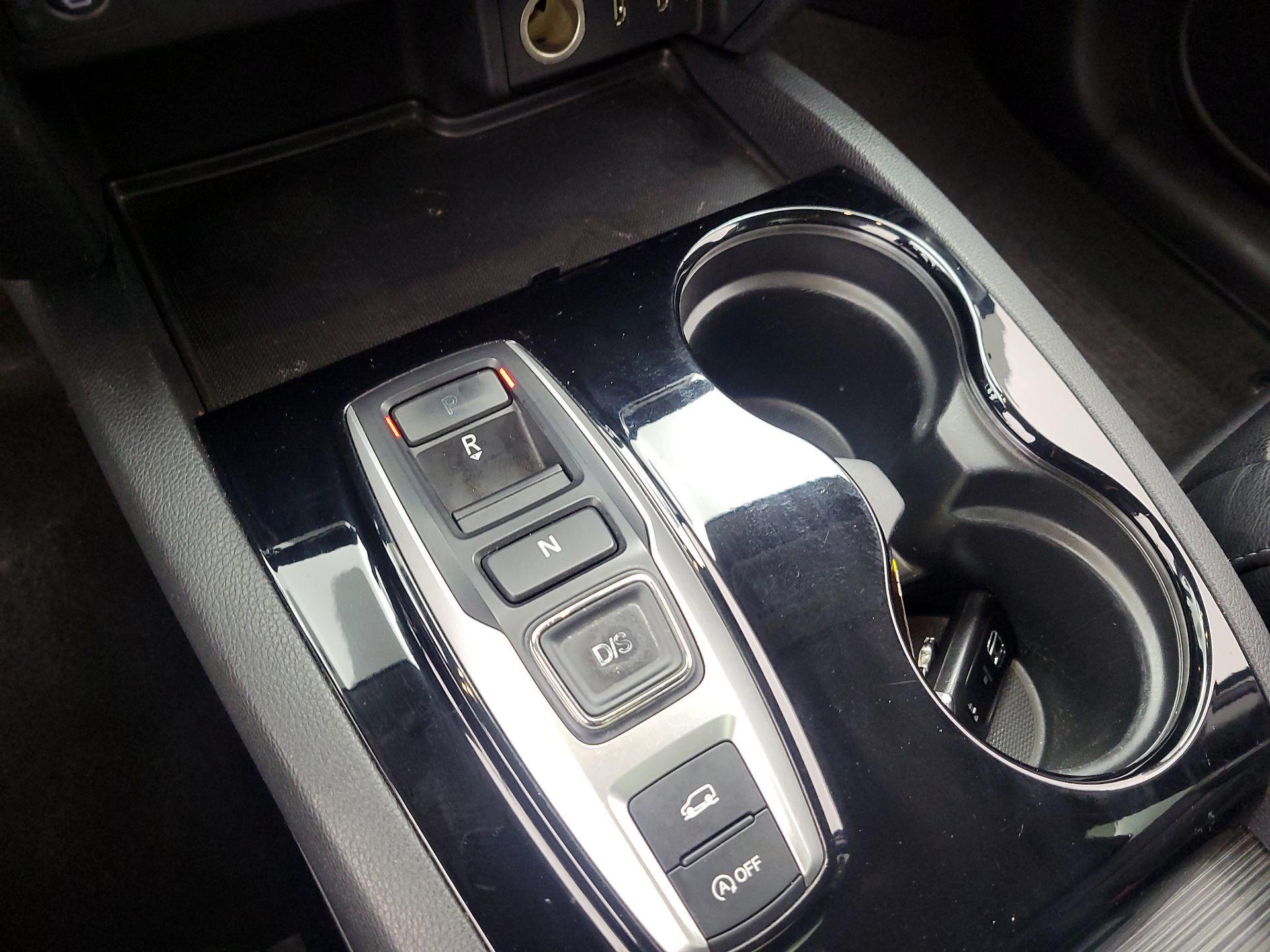 Thumbnail: 2016 Honda Pilot - 17