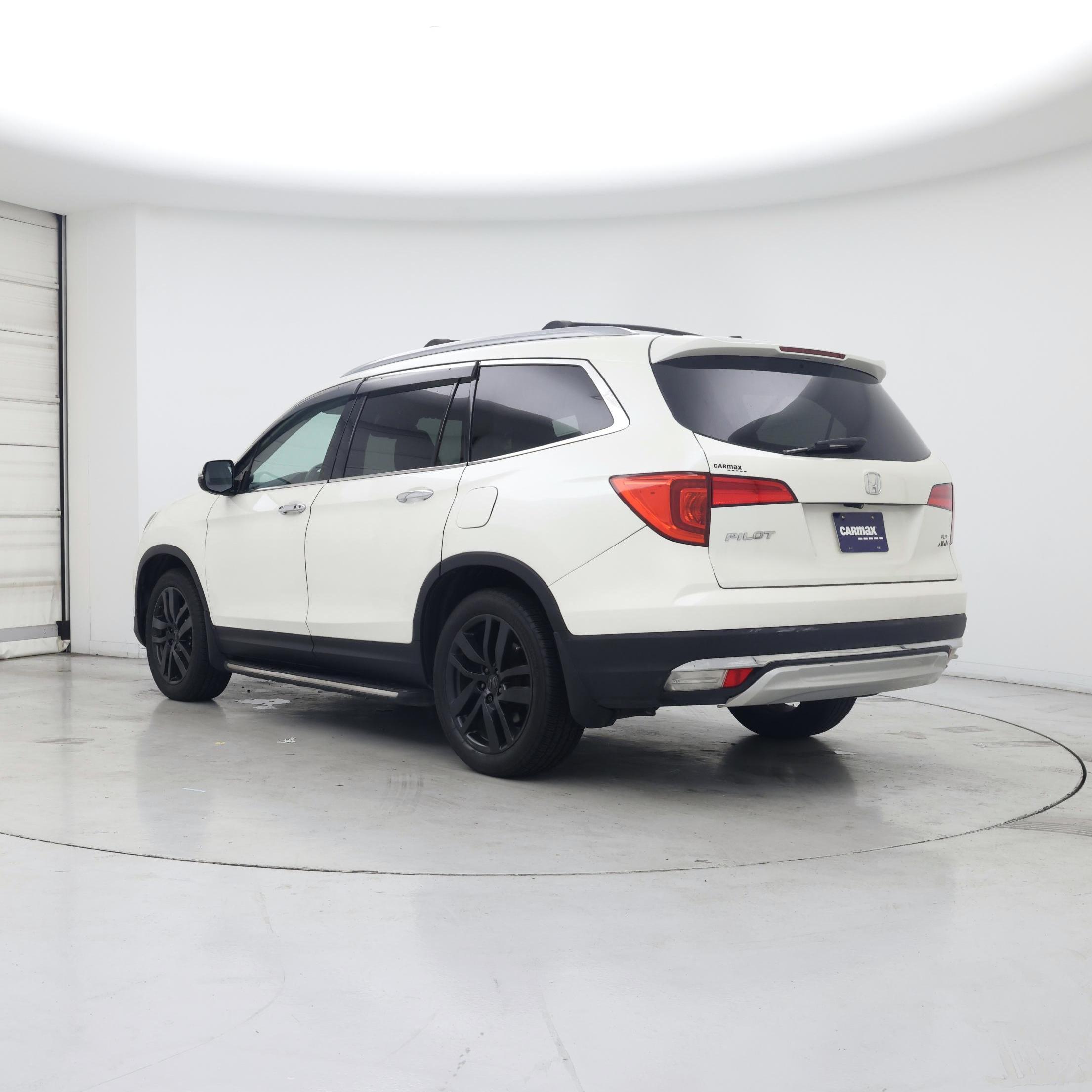 Thumbnail: 2016 Honda Pilot - 2