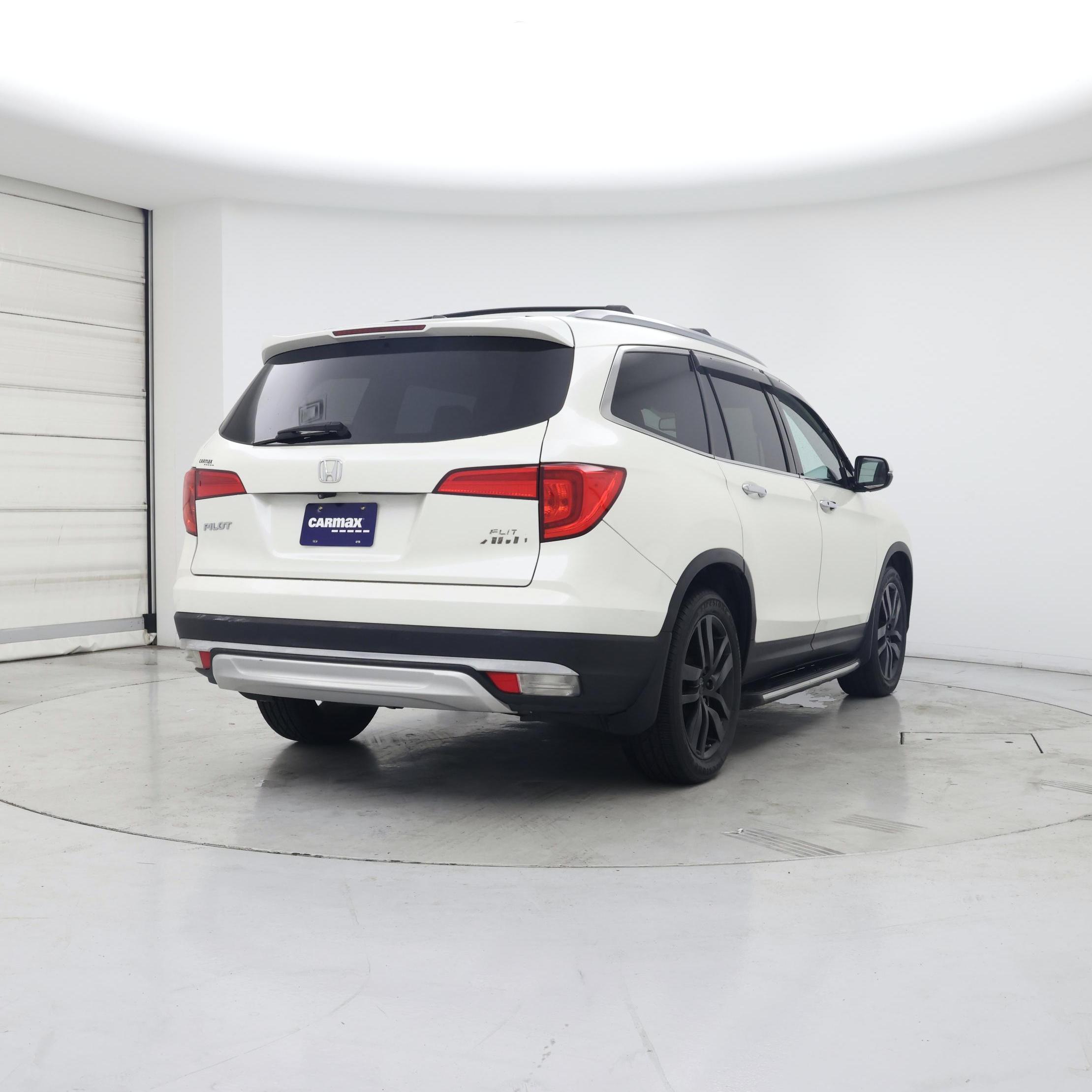 Thumbnail: 2016 Honda Pilot - 8