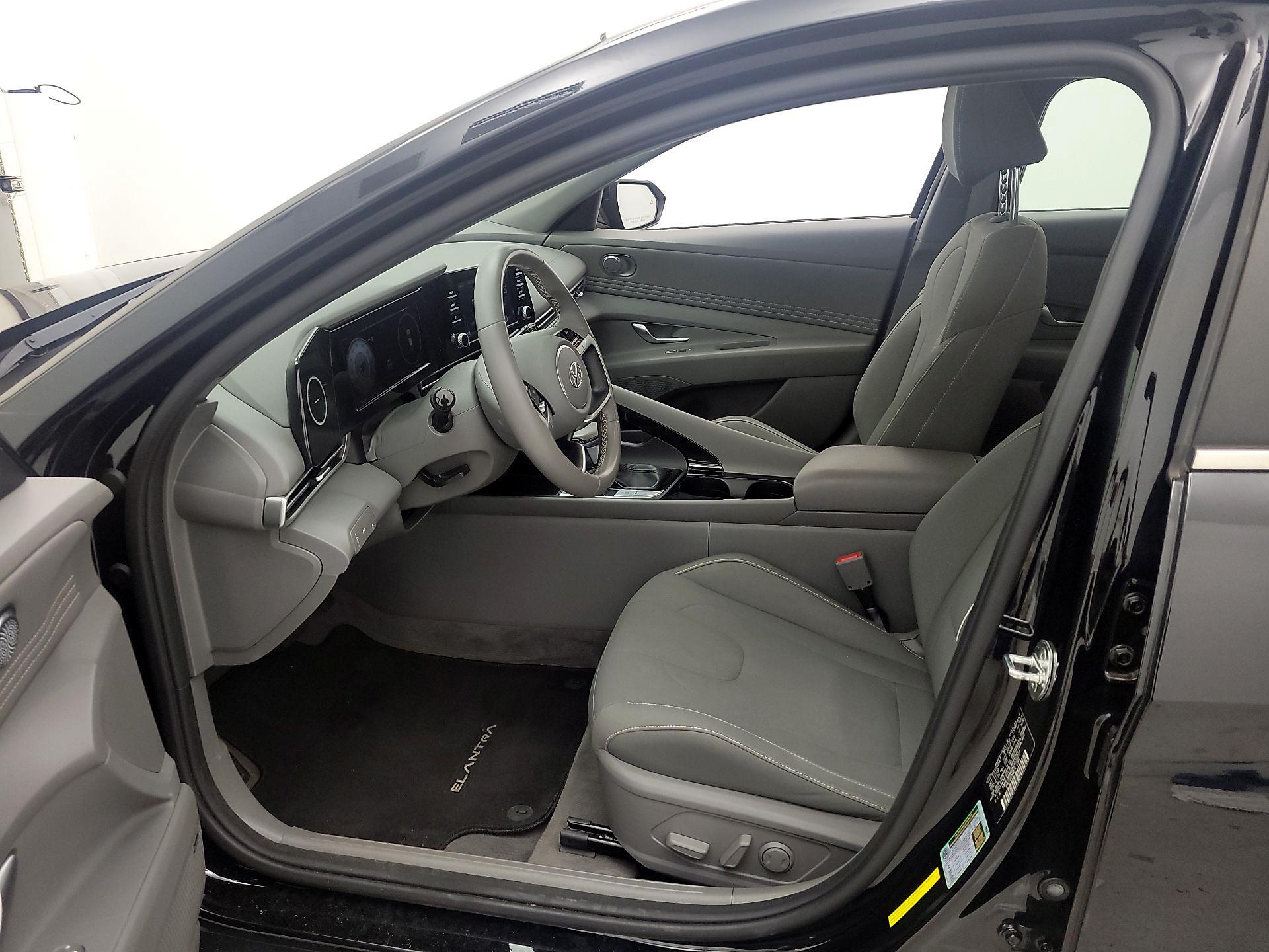 Thumbnail: 2021 Hyundai Elantra - 11