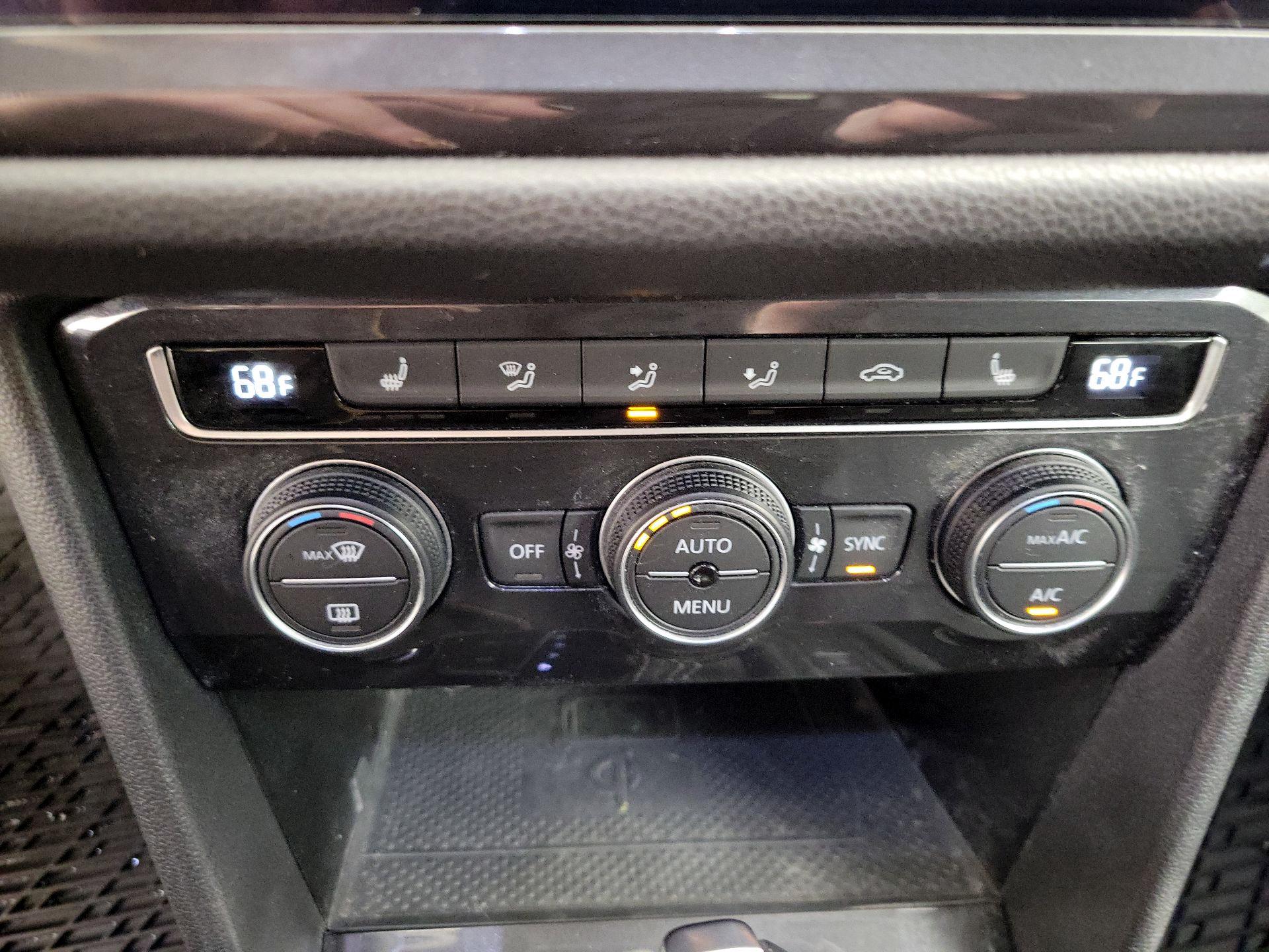 Thumbnail: 2021 Volkswagen Tiguan - 16