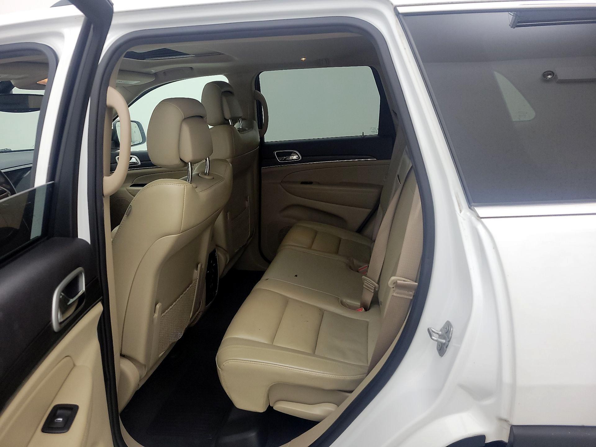 Thumbnail: 2019 Jeep Grand Cherokee - 20