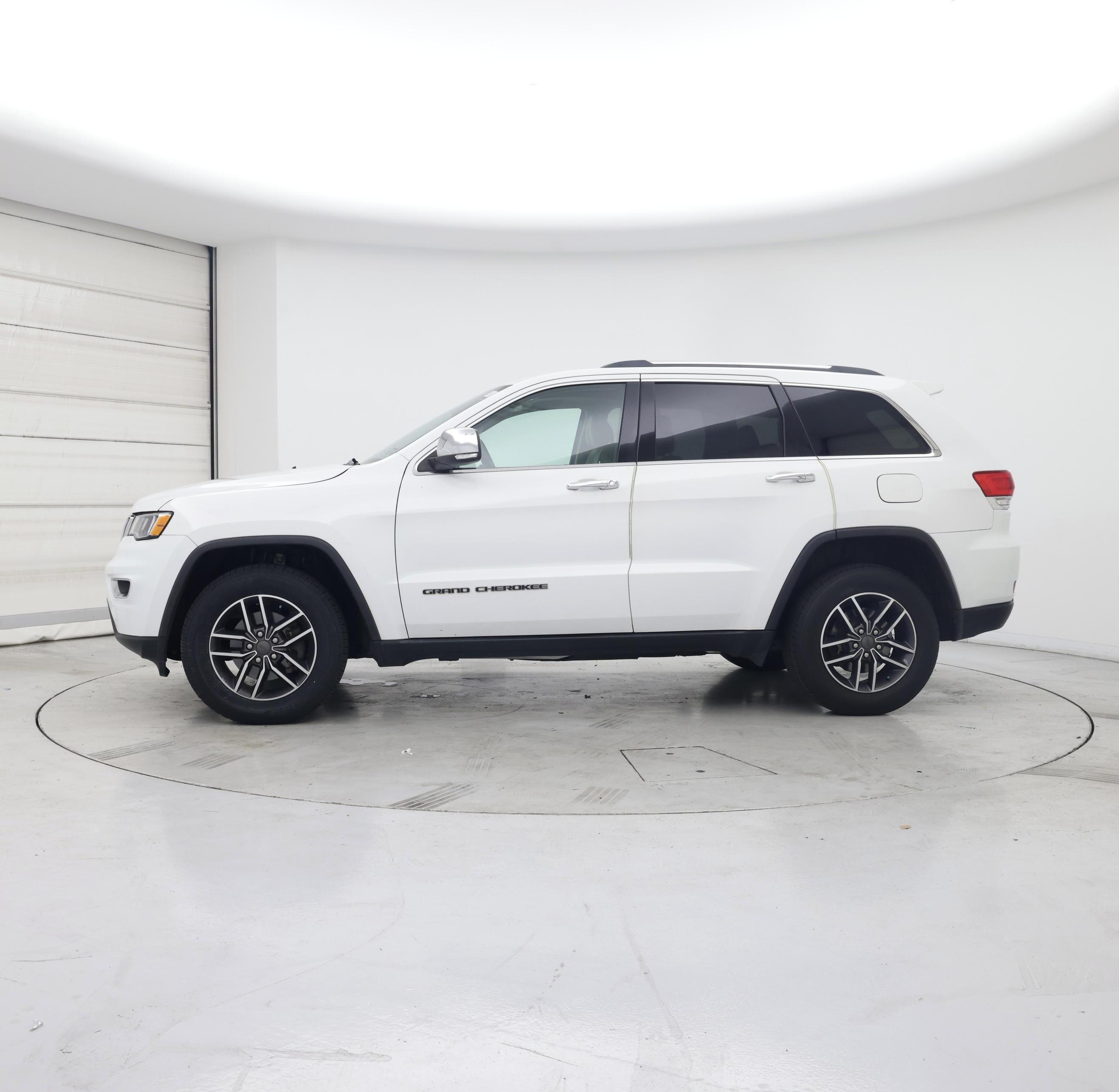 Thumbnail: 2019 Jeep Grand Cherokee - 3