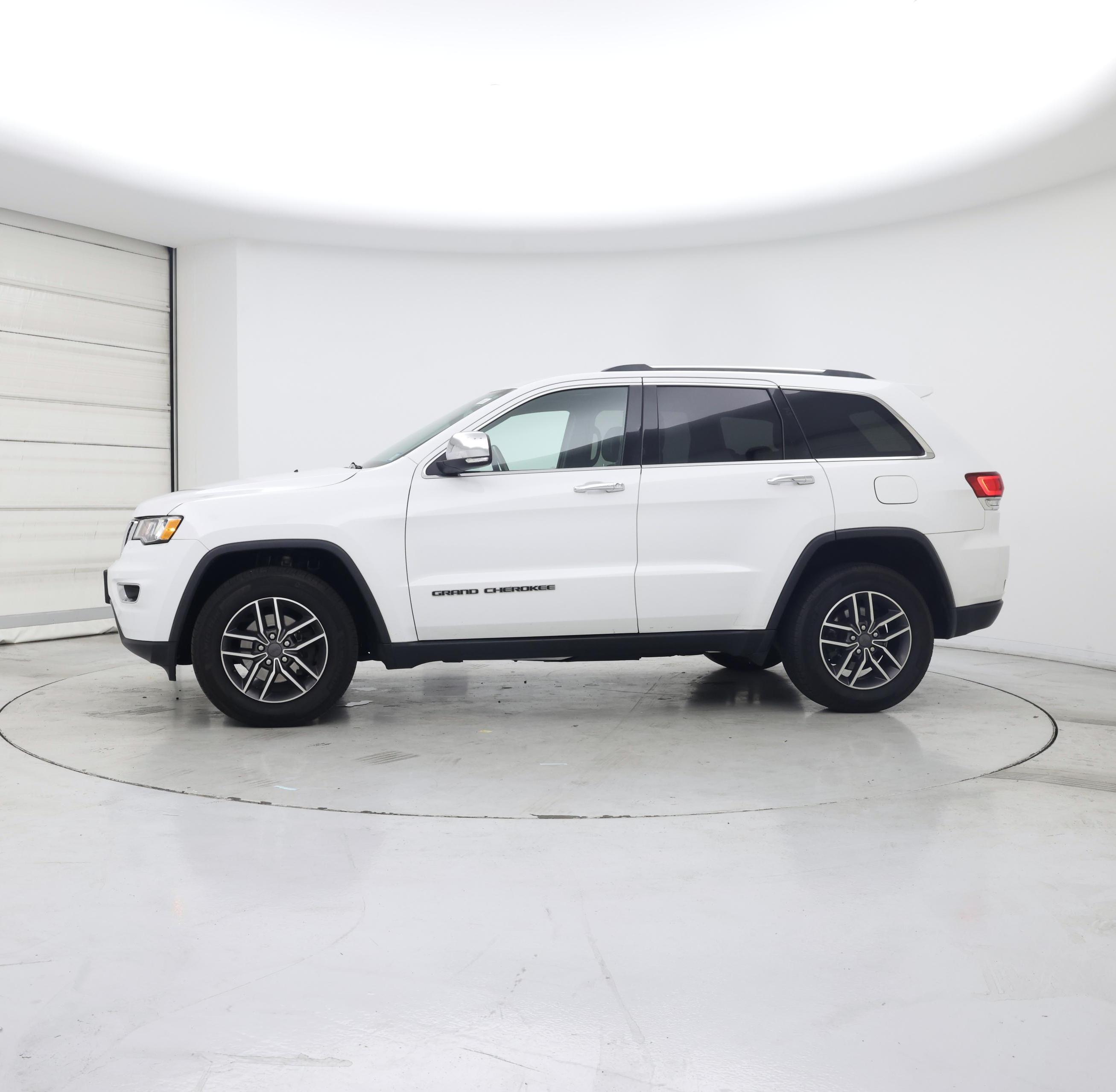 Thumbnail: 2020 Jeep Grand Cherokee - 3