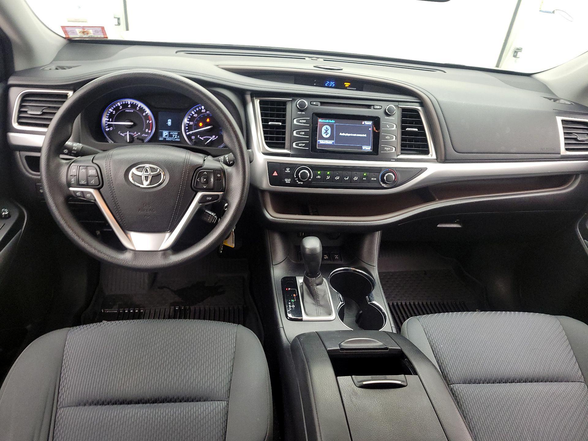 Thumbnail: 2015 Toyota Highlander - 9
