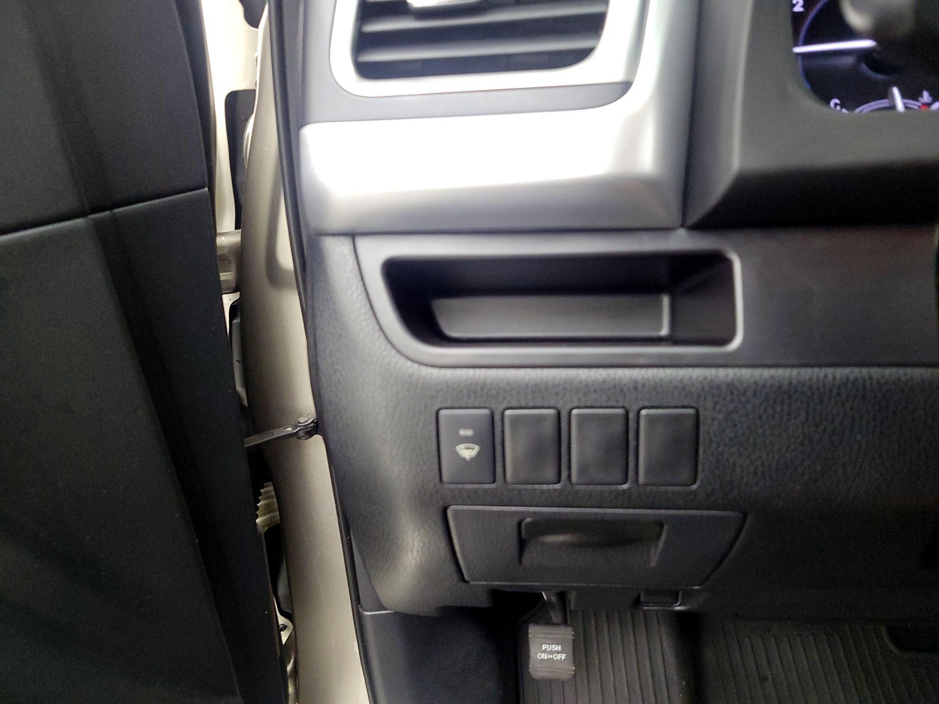 Thumbnail: 2015 Toyota Highlander - 13