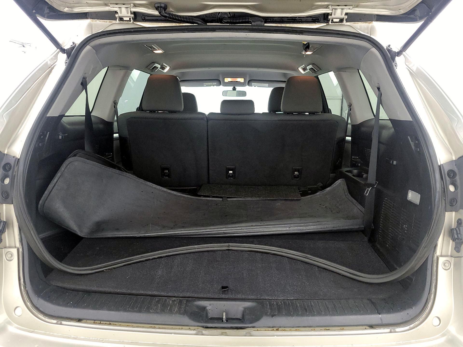 Thumbnail: 2015 Toyota Highlander - 20