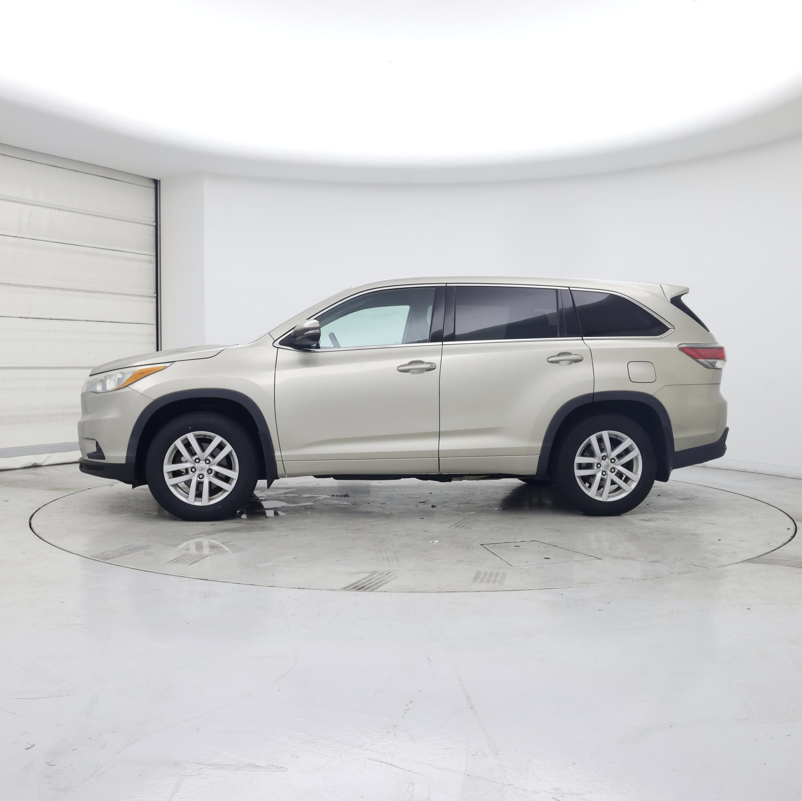Thumbnail: 2015 Toyota Highlander - 3
