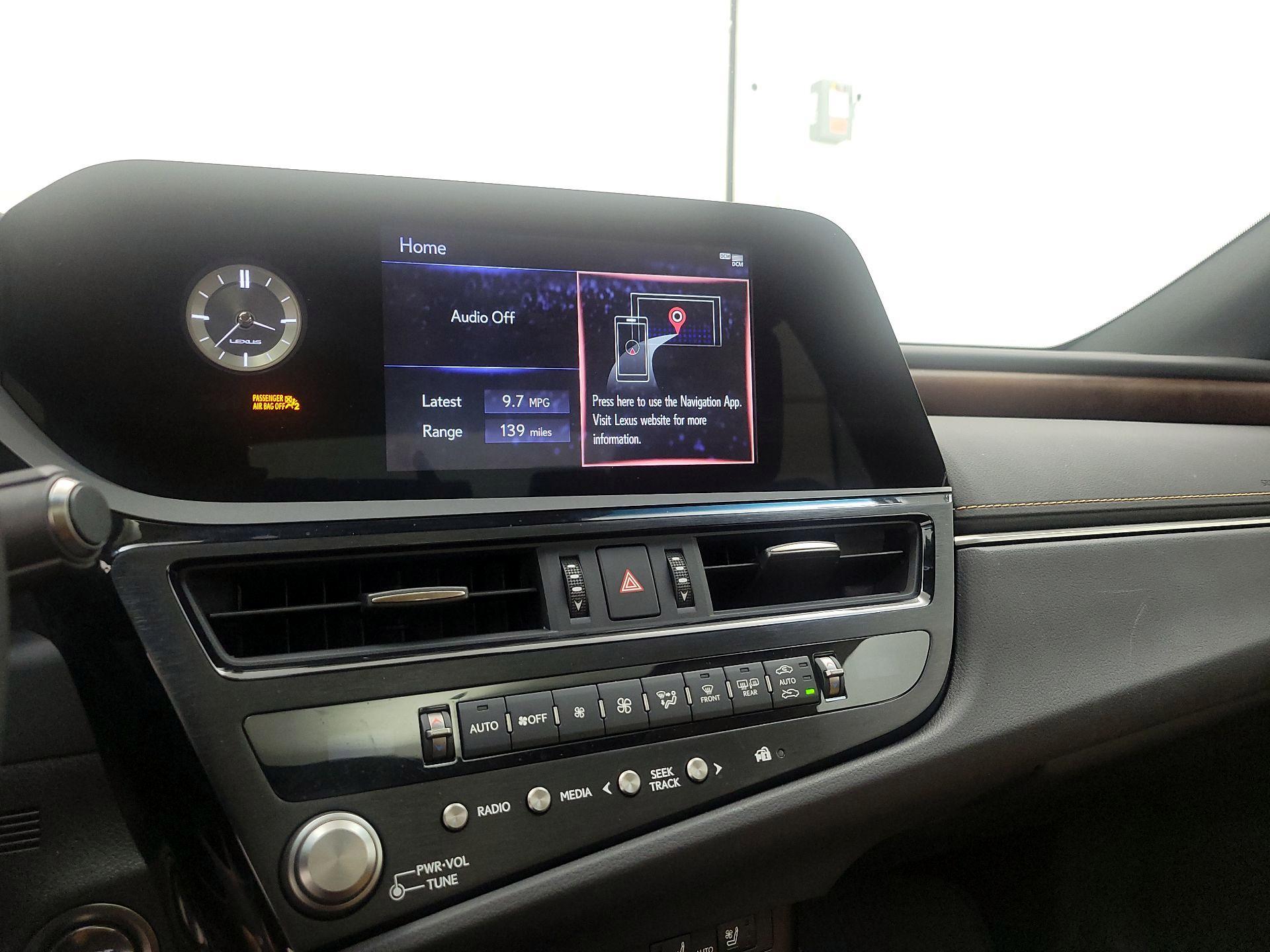 Thumbnail: 2022 Lexus ES - 15