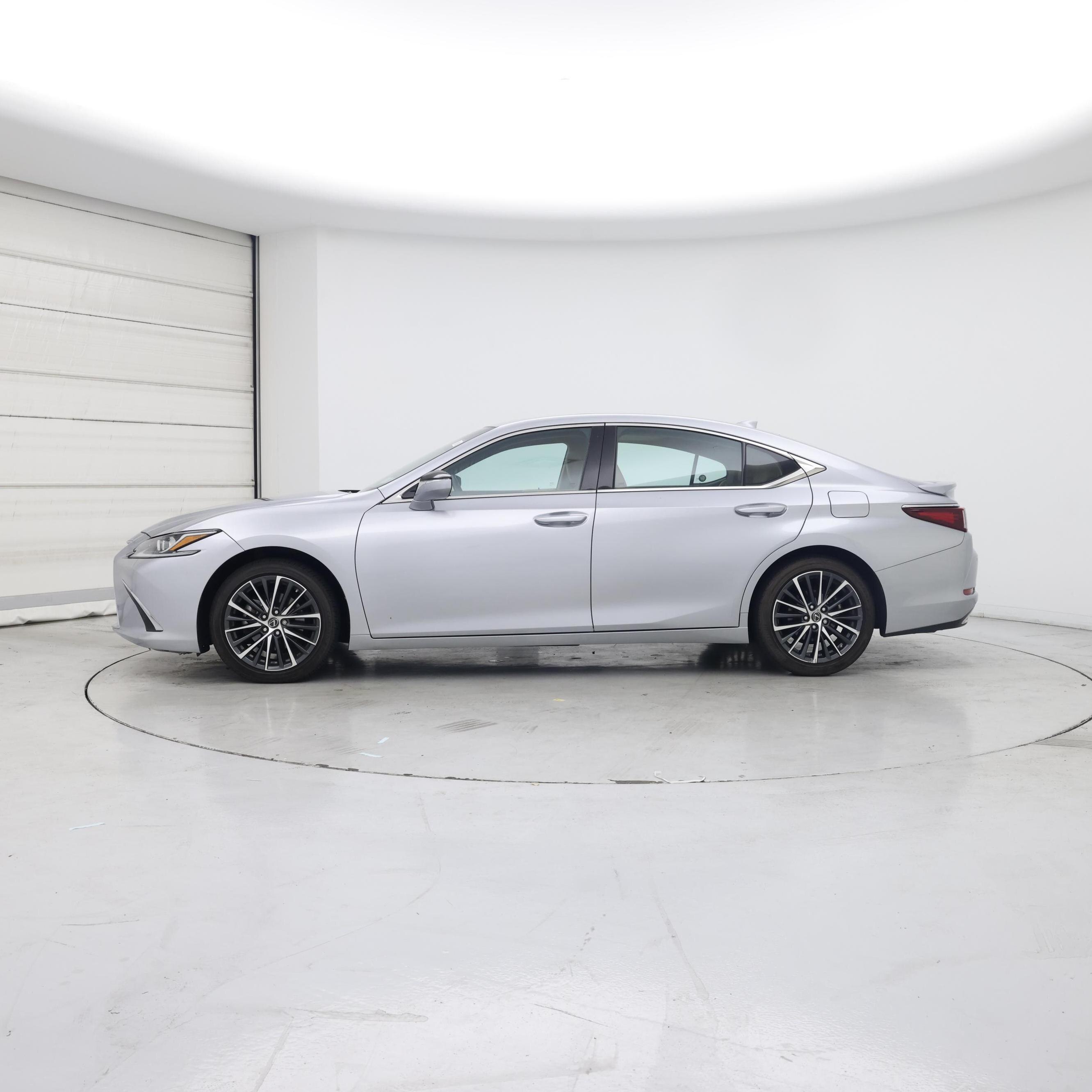 Thumbnail: 2022 Lexus ES - 3