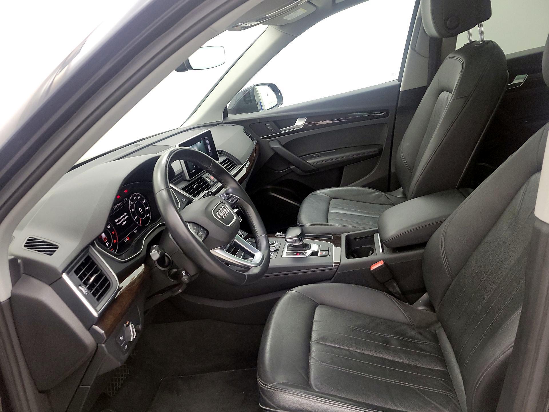 Thumbnail: 2020 Audi Q5 - 11
