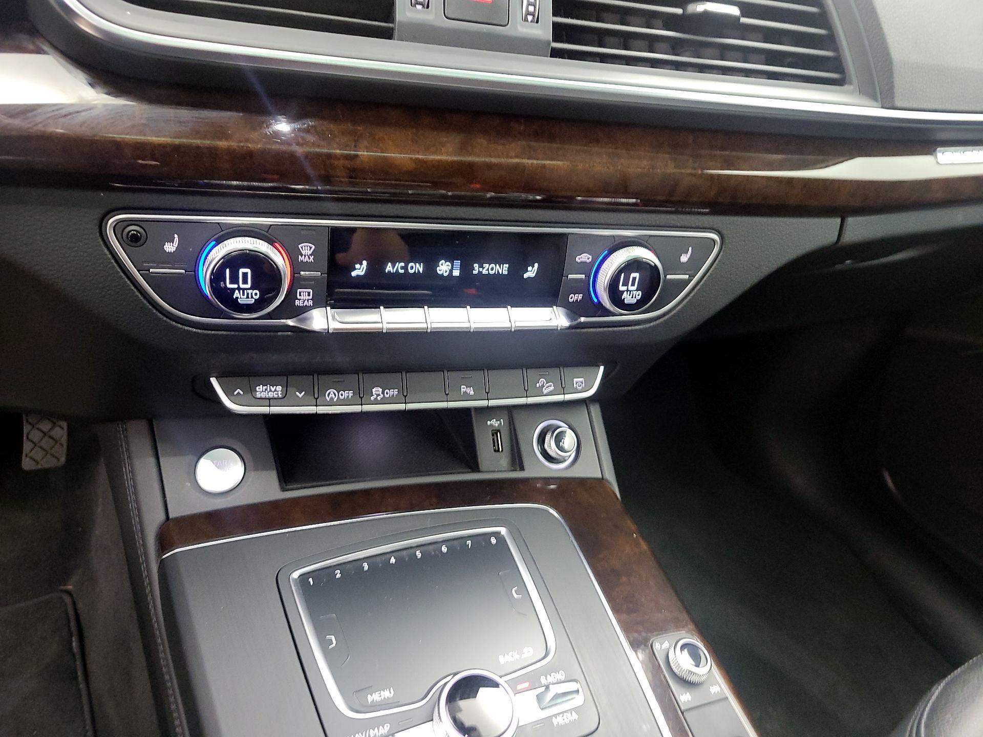 Thumbnail: 2020 Audi Q5 - 16