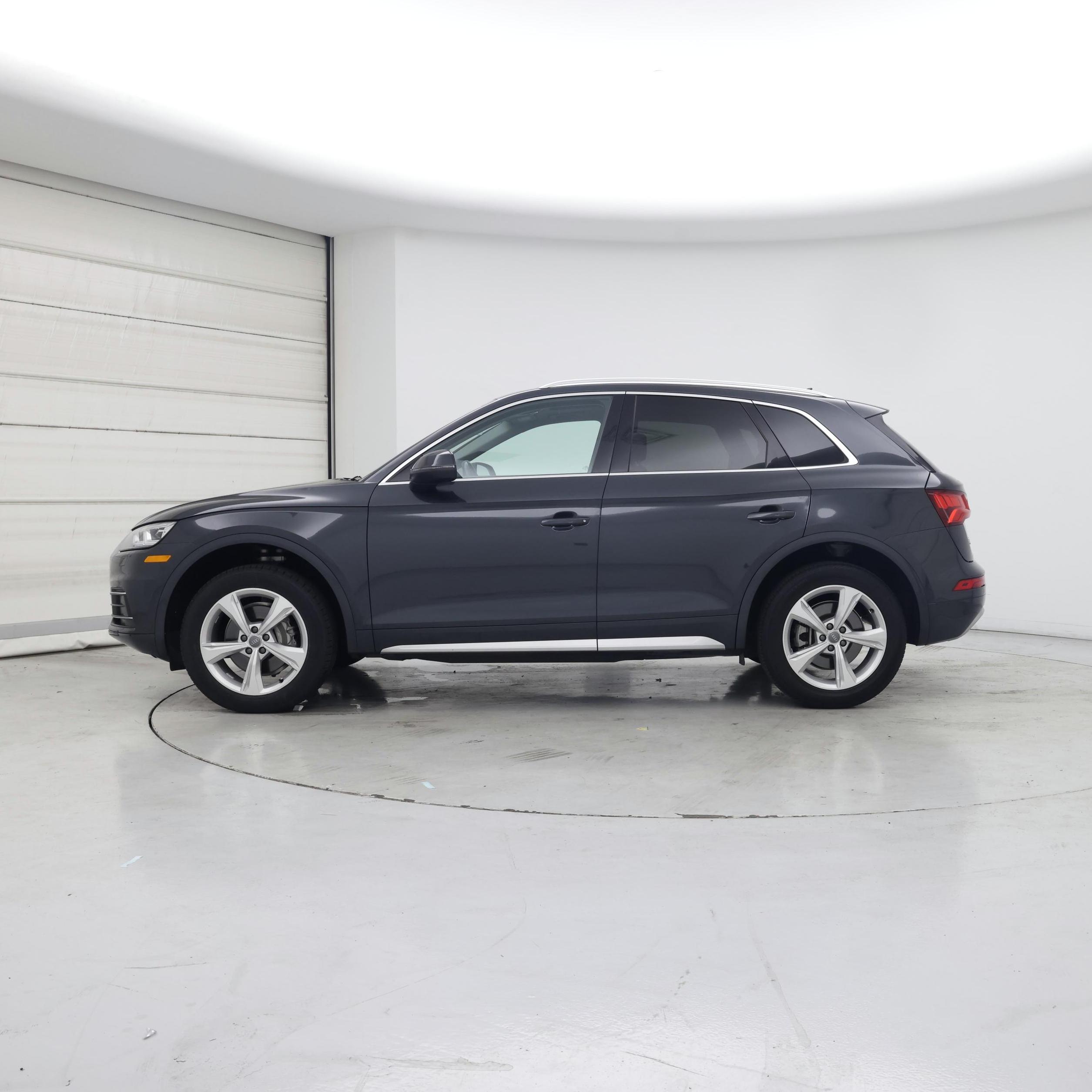 Thumbnail: 2020 Audi Q5 - 3