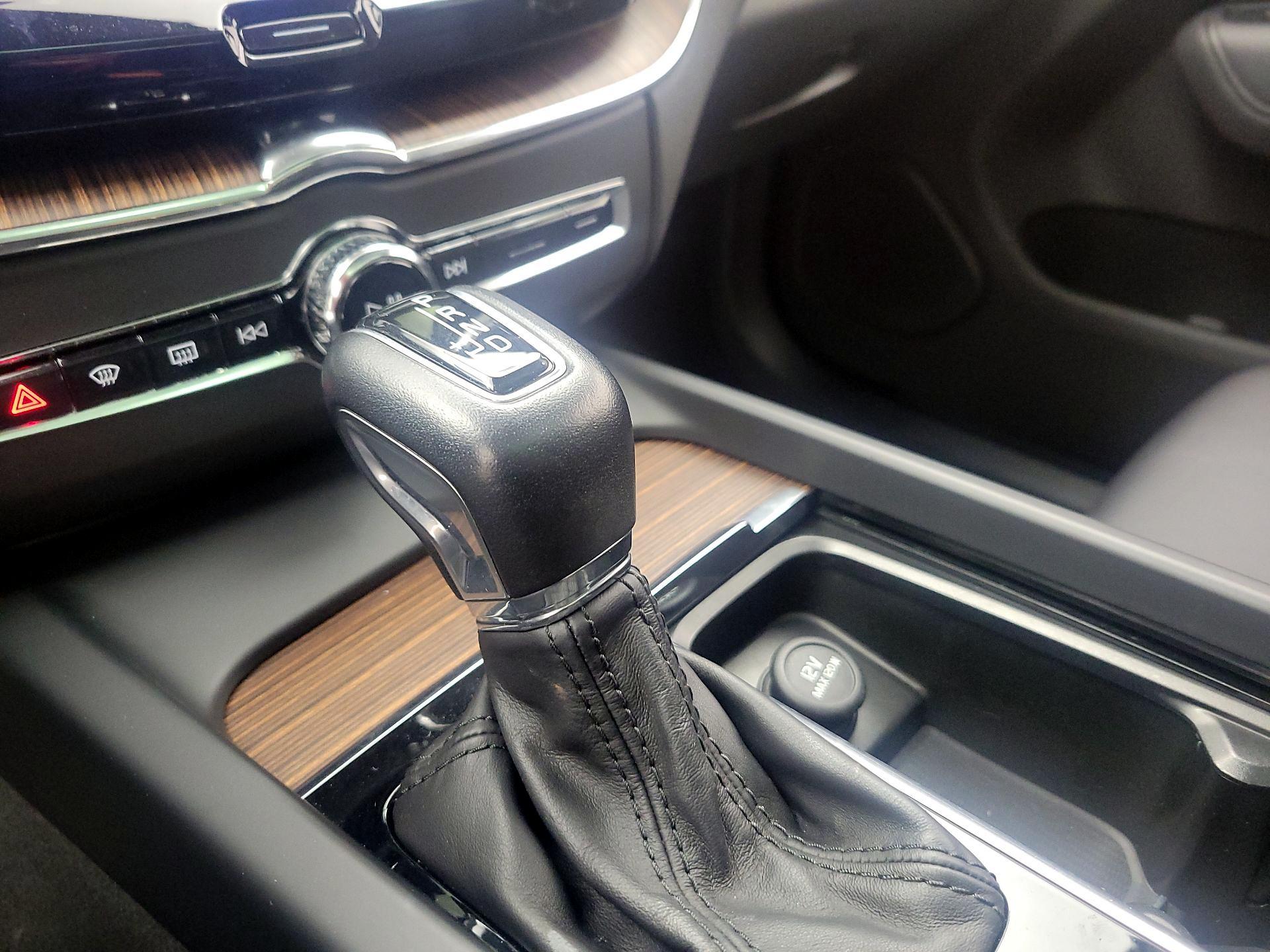 Thumbnail: 2021 Volvo XC60 - 16