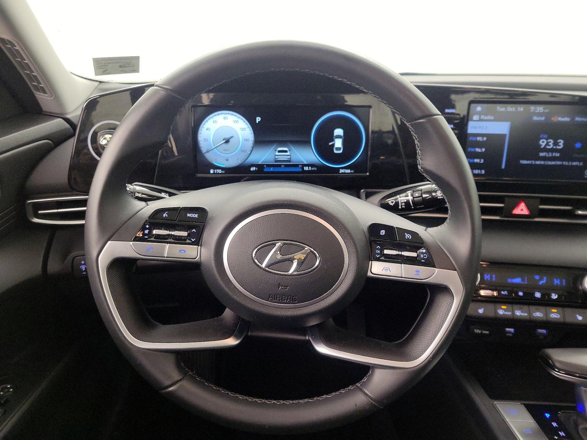 Thumbnail: 2022 Hyundai Elantra - 10