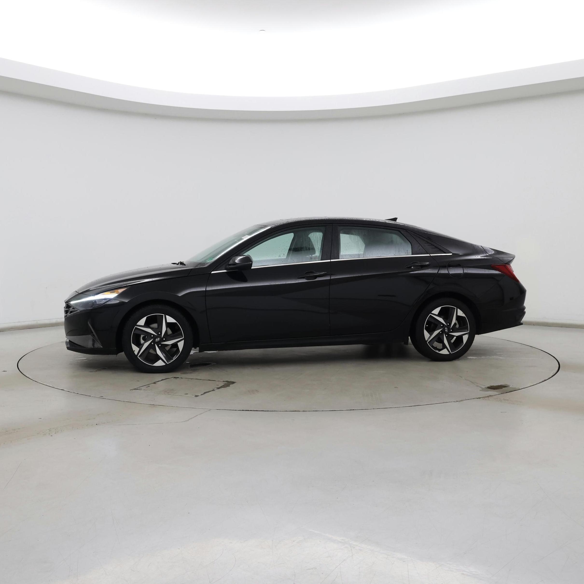 Thumbnail: 2022 Hyundai Elantra - 3
