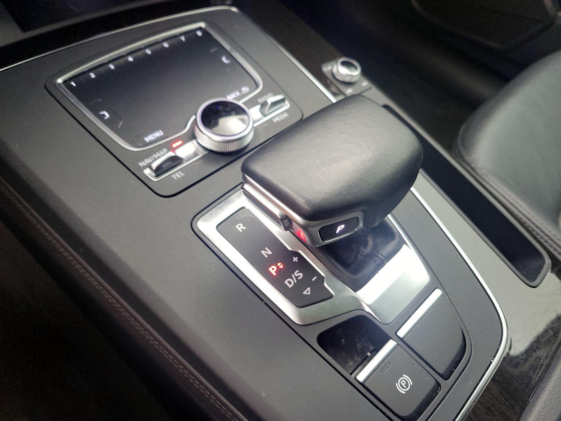 Thumbnail: 2019 Audi Q5 - 18