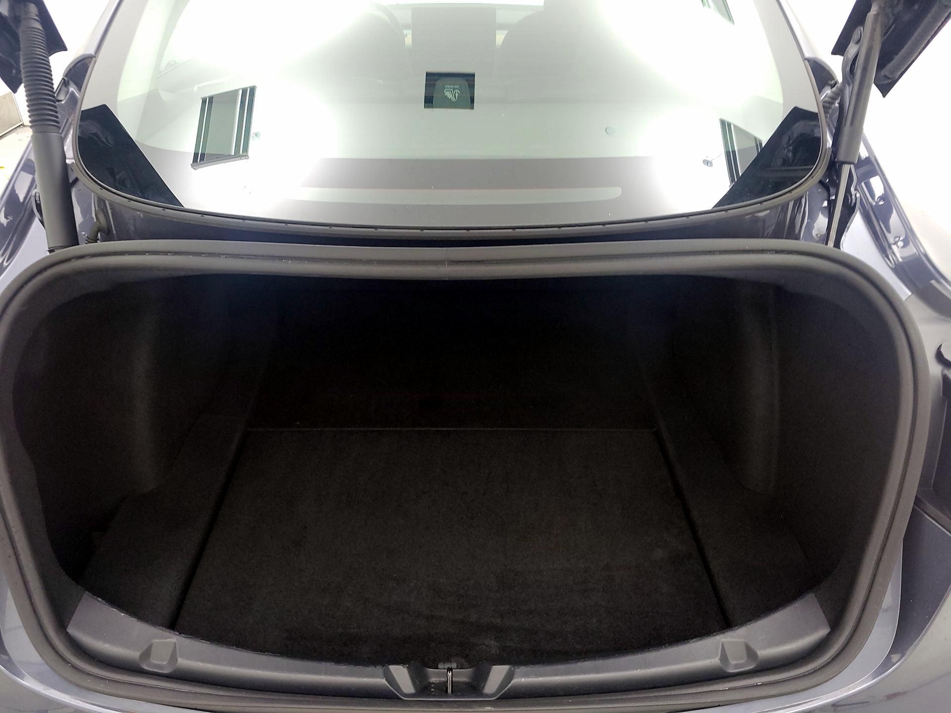 Thumbnail: 2023 Tesla Model 3 - 19
