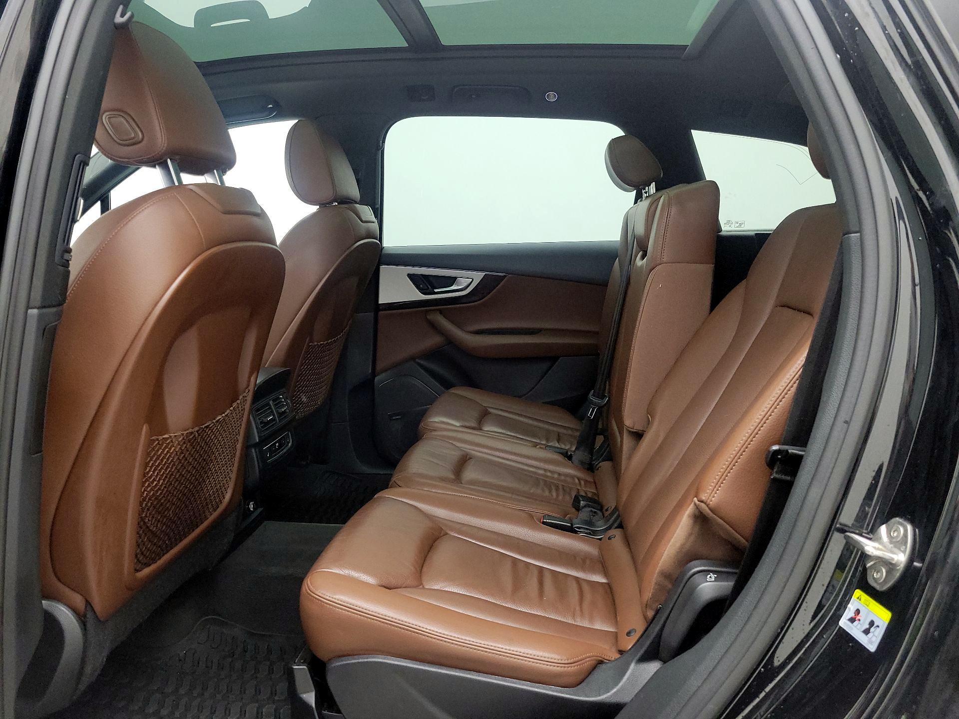 Thumbnail: 2019 Audi Q7 - 19