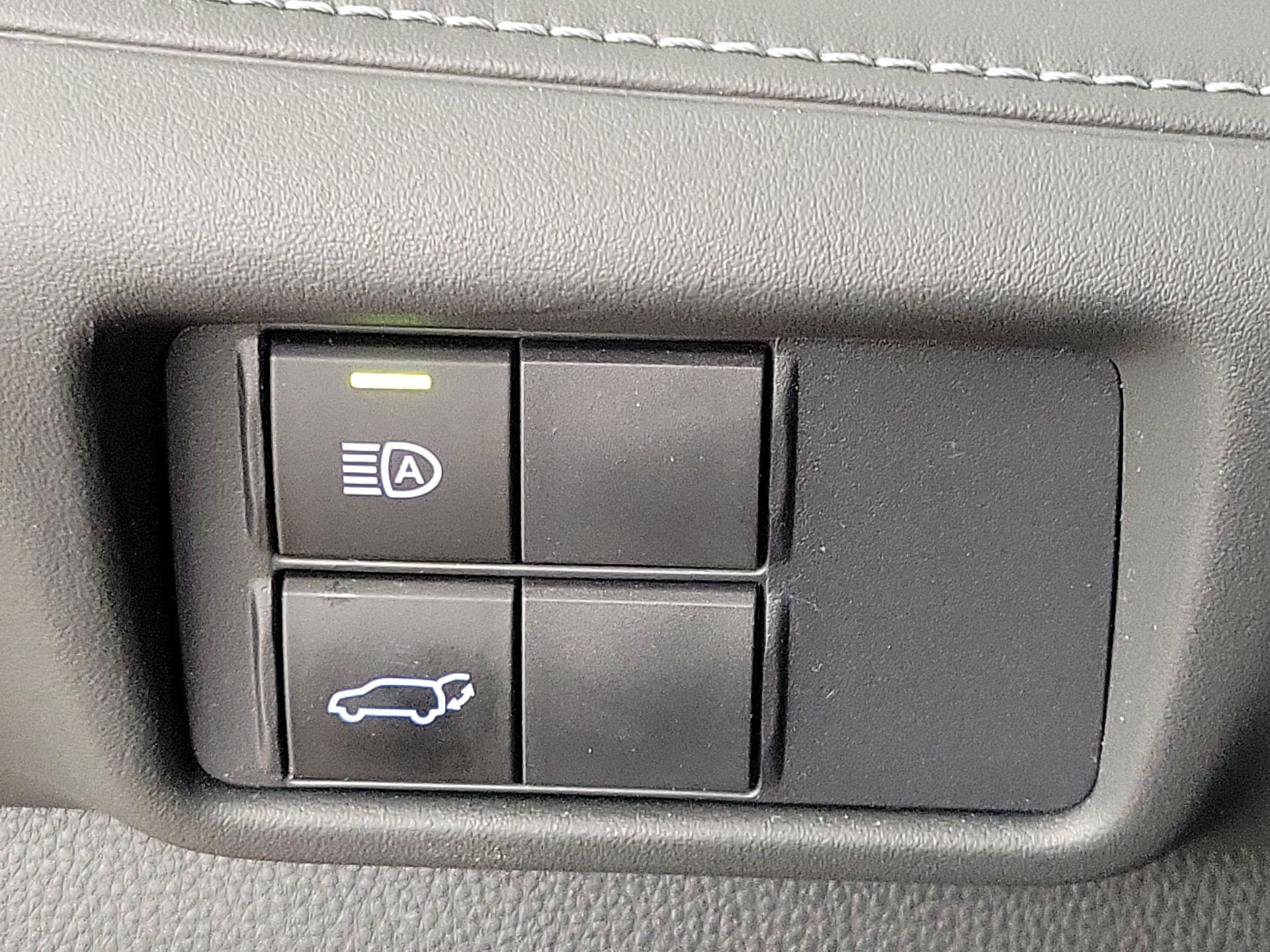 Thumbnail: 2021 Toyota Highlander - 13