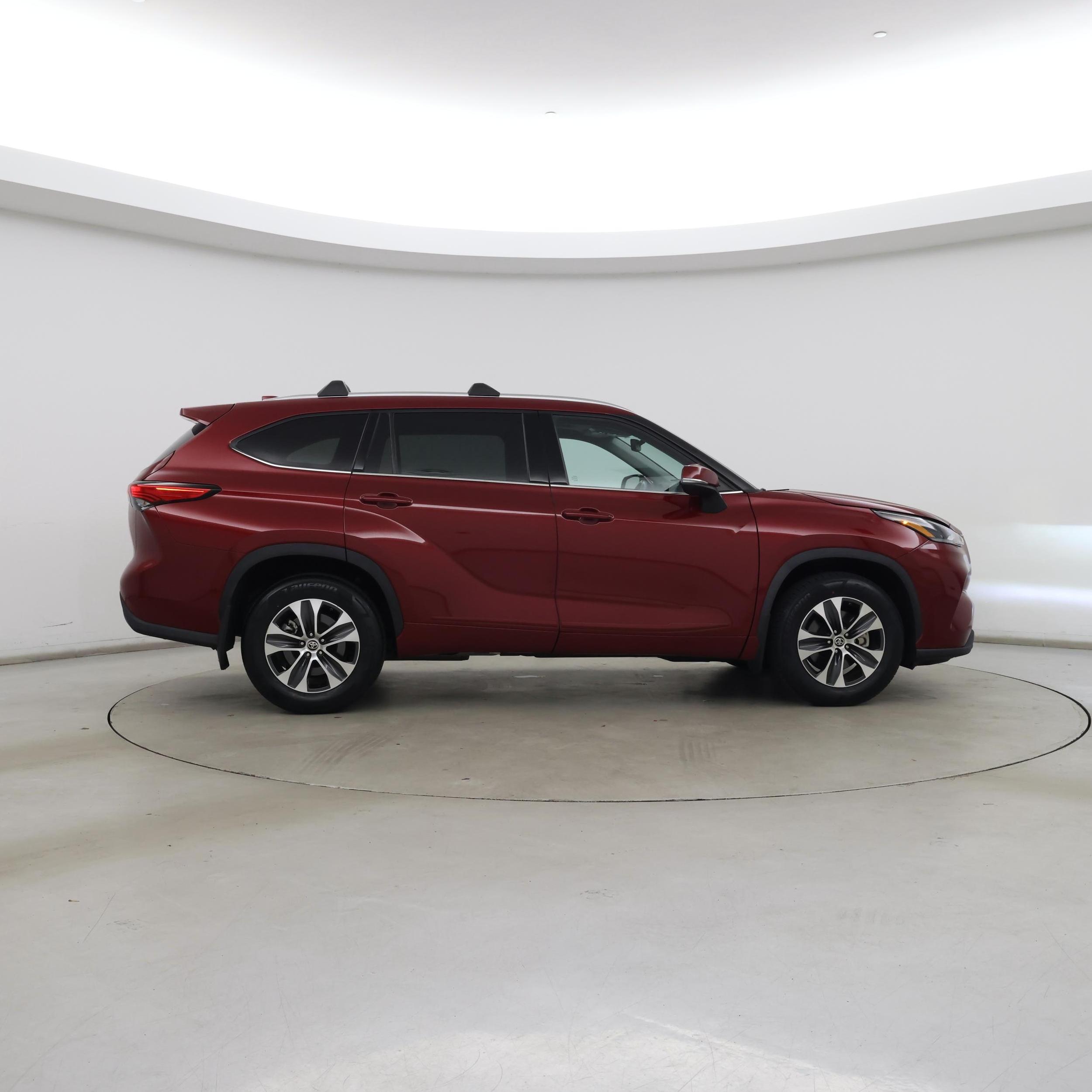 Thumbnail: 2021 Toyota Highlander - 7