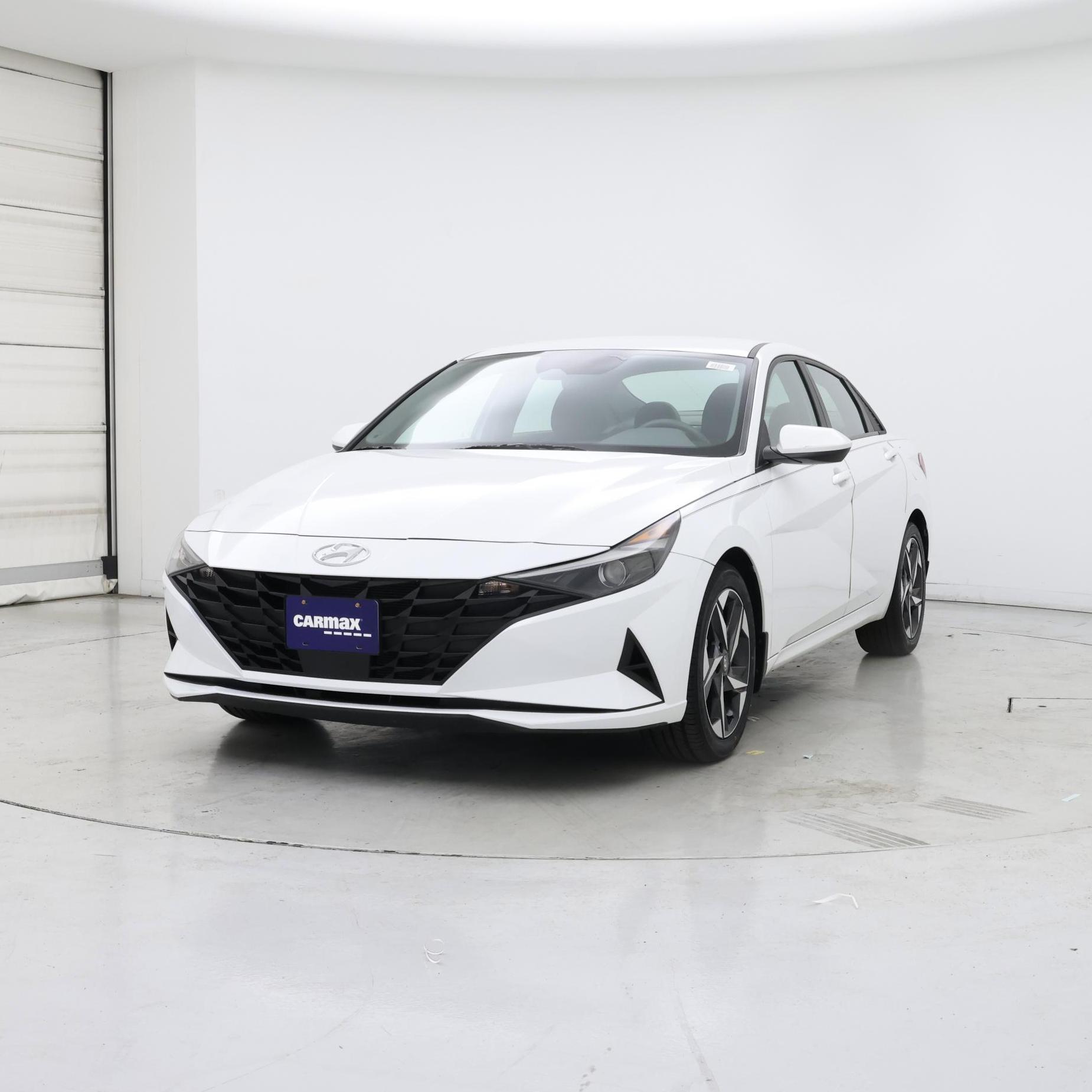 Thumbnail: 2023 Hyundai Elantra - 4