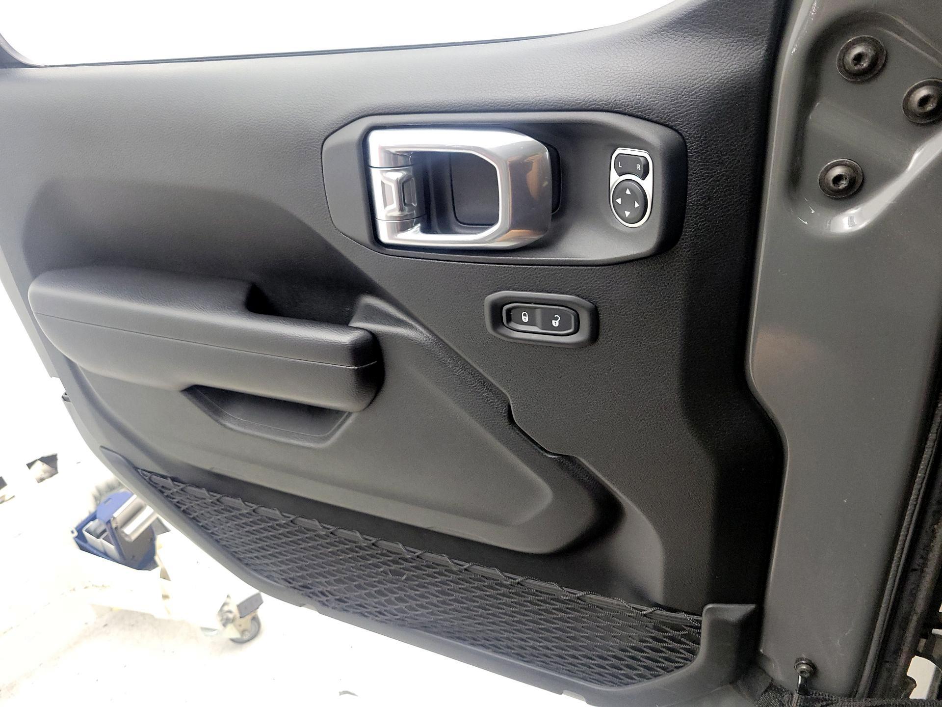 Thumbnail: 2021 Jeep Wrangler - 12