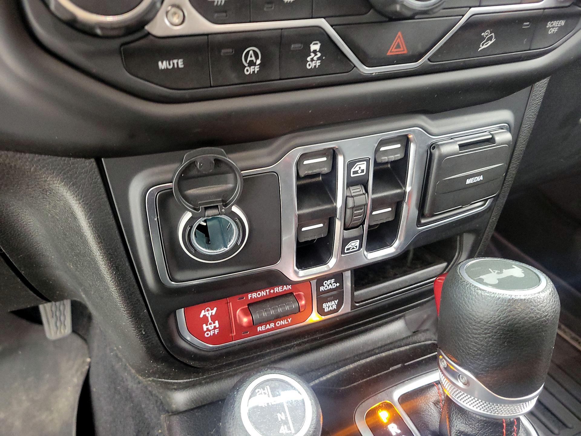 Thumbnail: 2021 Jeep Wrangler - 18