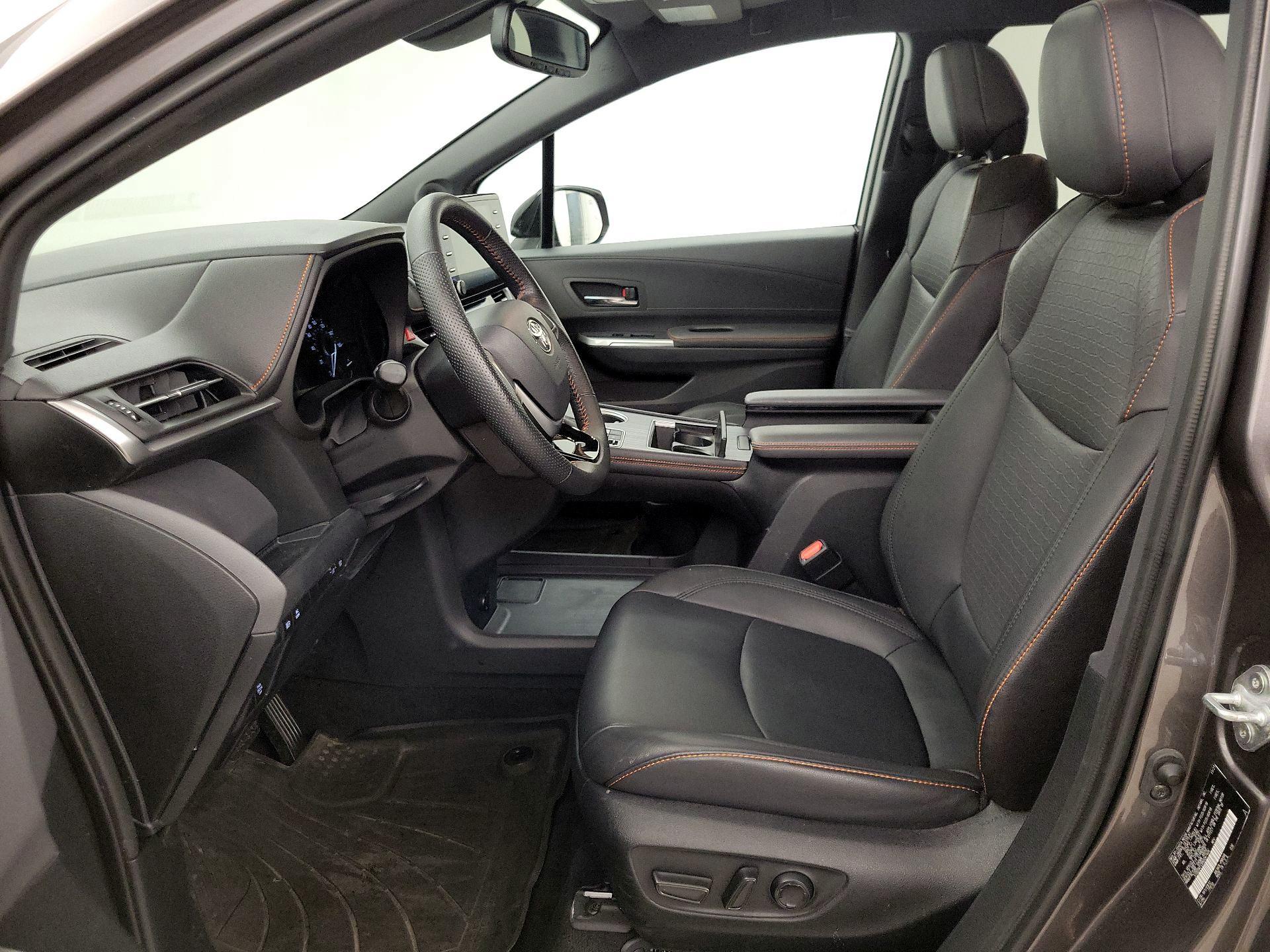 Thumbnail: 2022 Toyota Sienna - 11