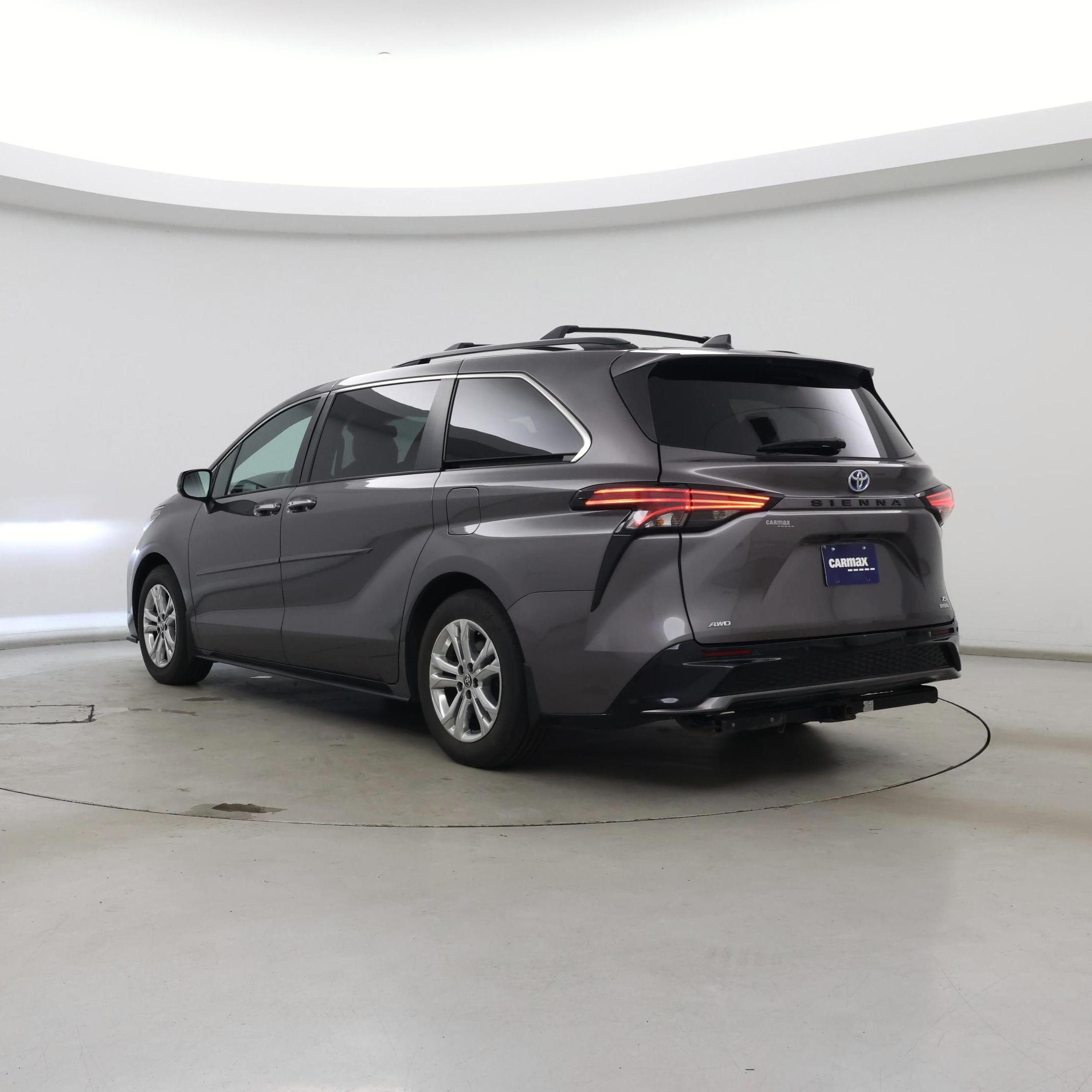 Thumbnail: 2022 Toyota Sienna - 2