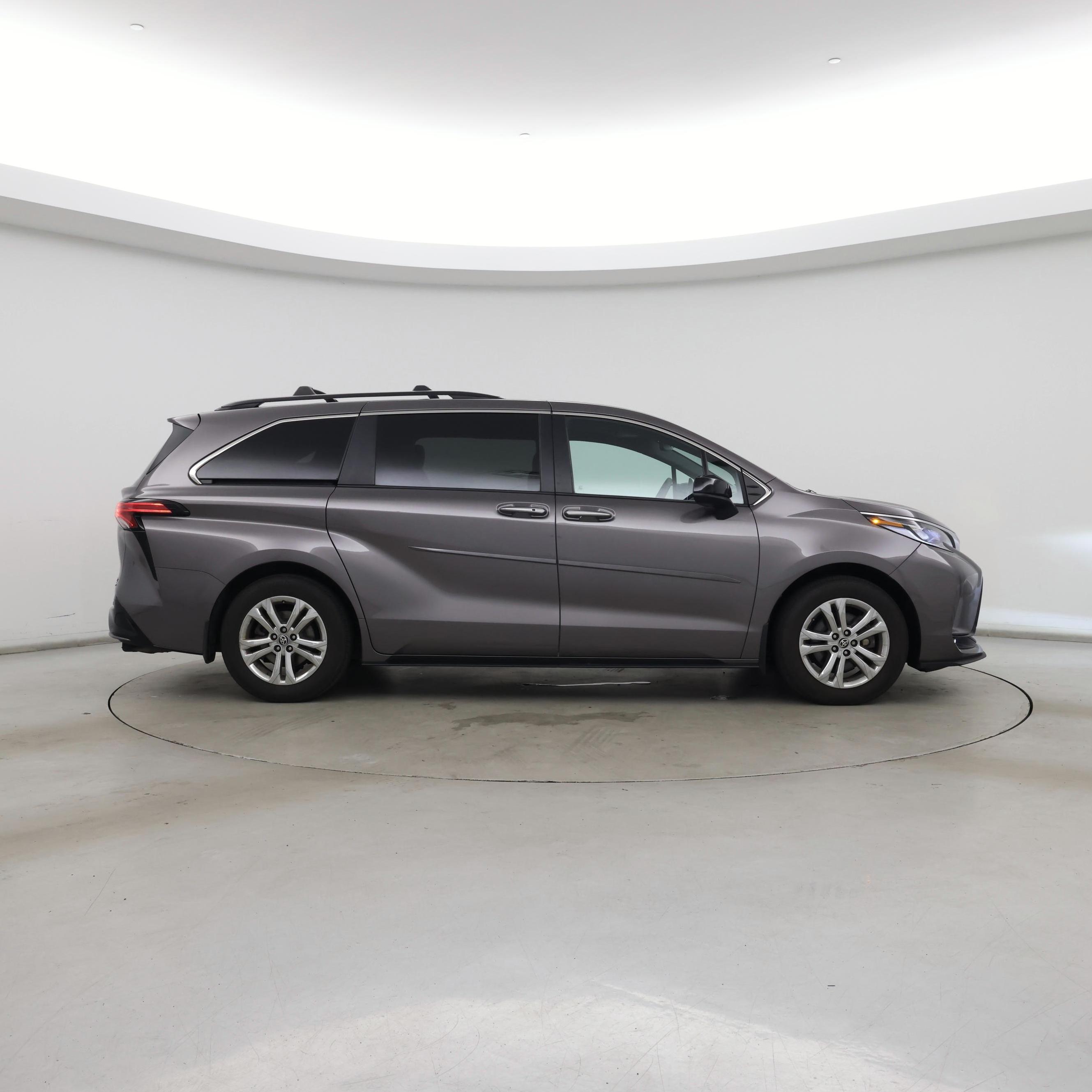 Thumbnail: 2022 Toyota Sienna - 7