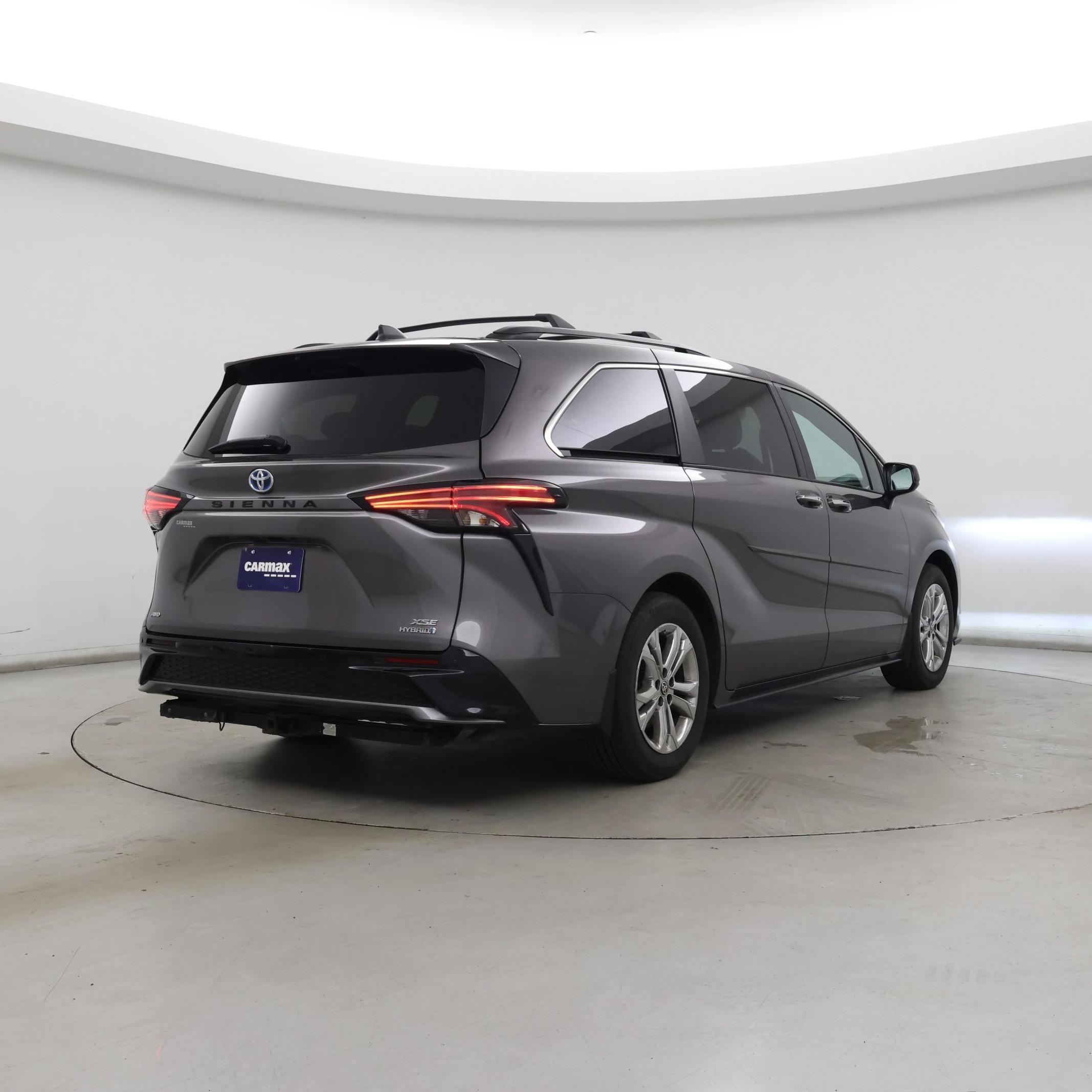 Thumbnail: 2022 Toyota Sienna - 8