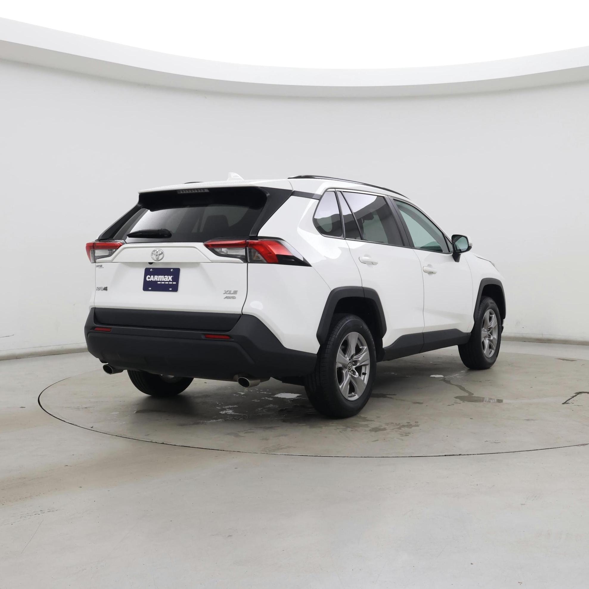 Thumbnail: 2023 Toyota RAV4 - 8