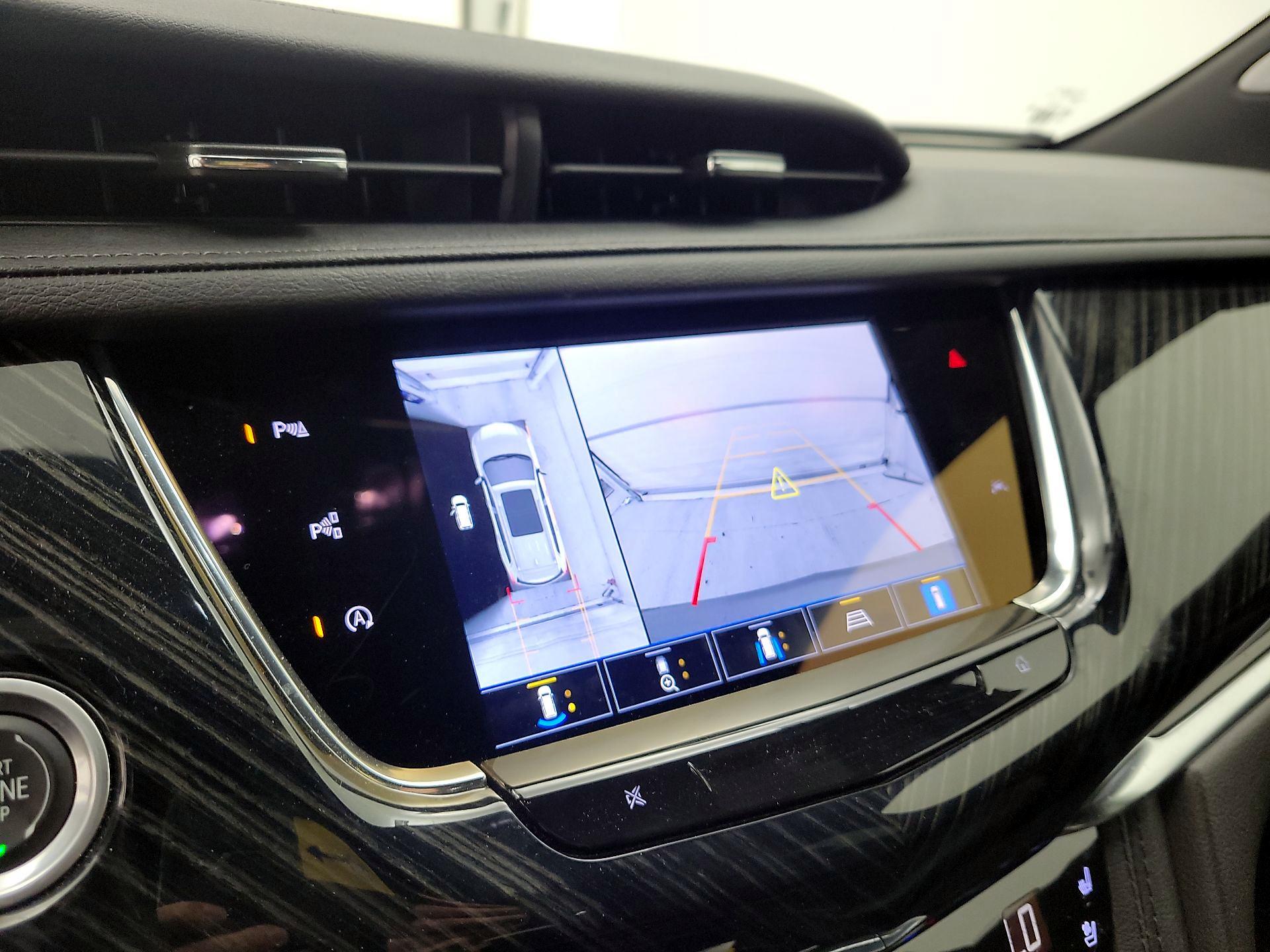 Thumbnail: 2023 Cadillac XT6 - 14