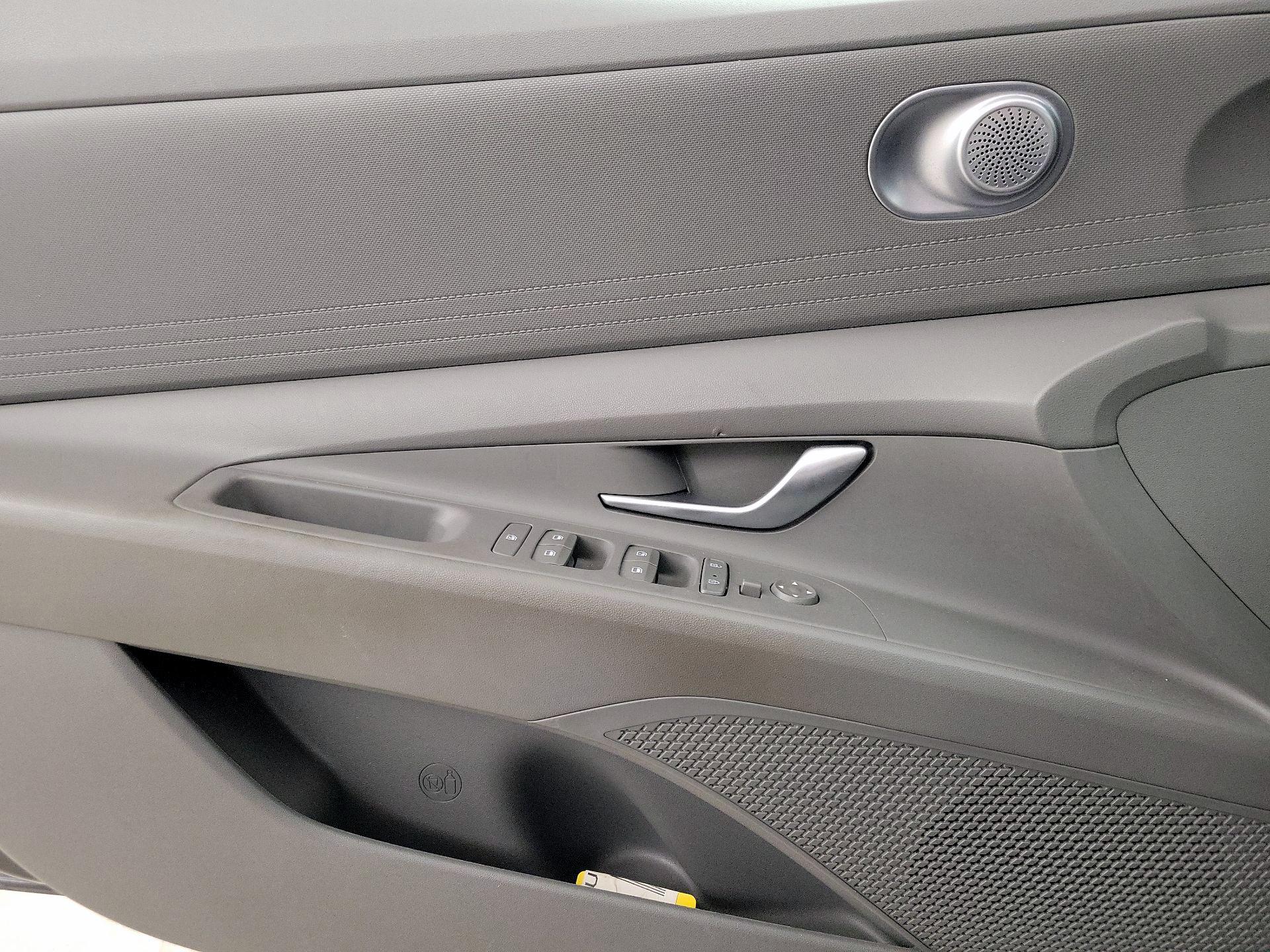 Thumbnail: 2023 Hyundai Elantra - 12