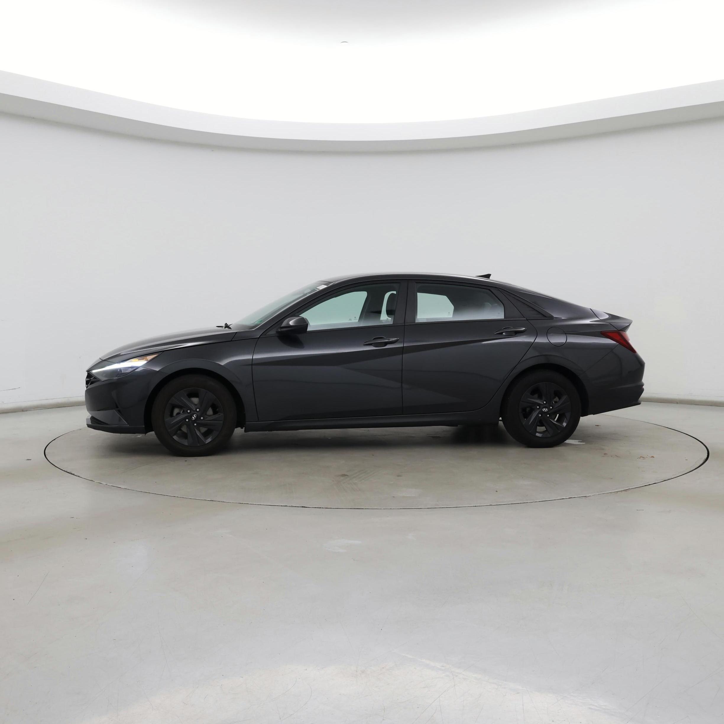 Thumbnail: 2023 Hyundai Elantra - 3