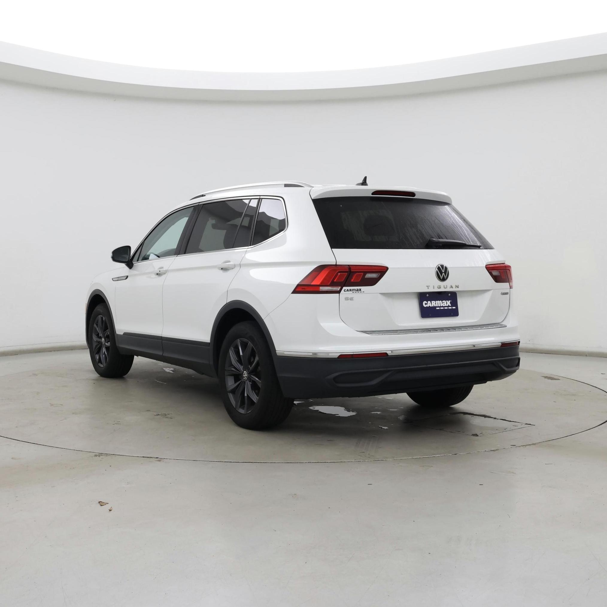Thumbnail: 2023 Volkswagen Tiguan - 2