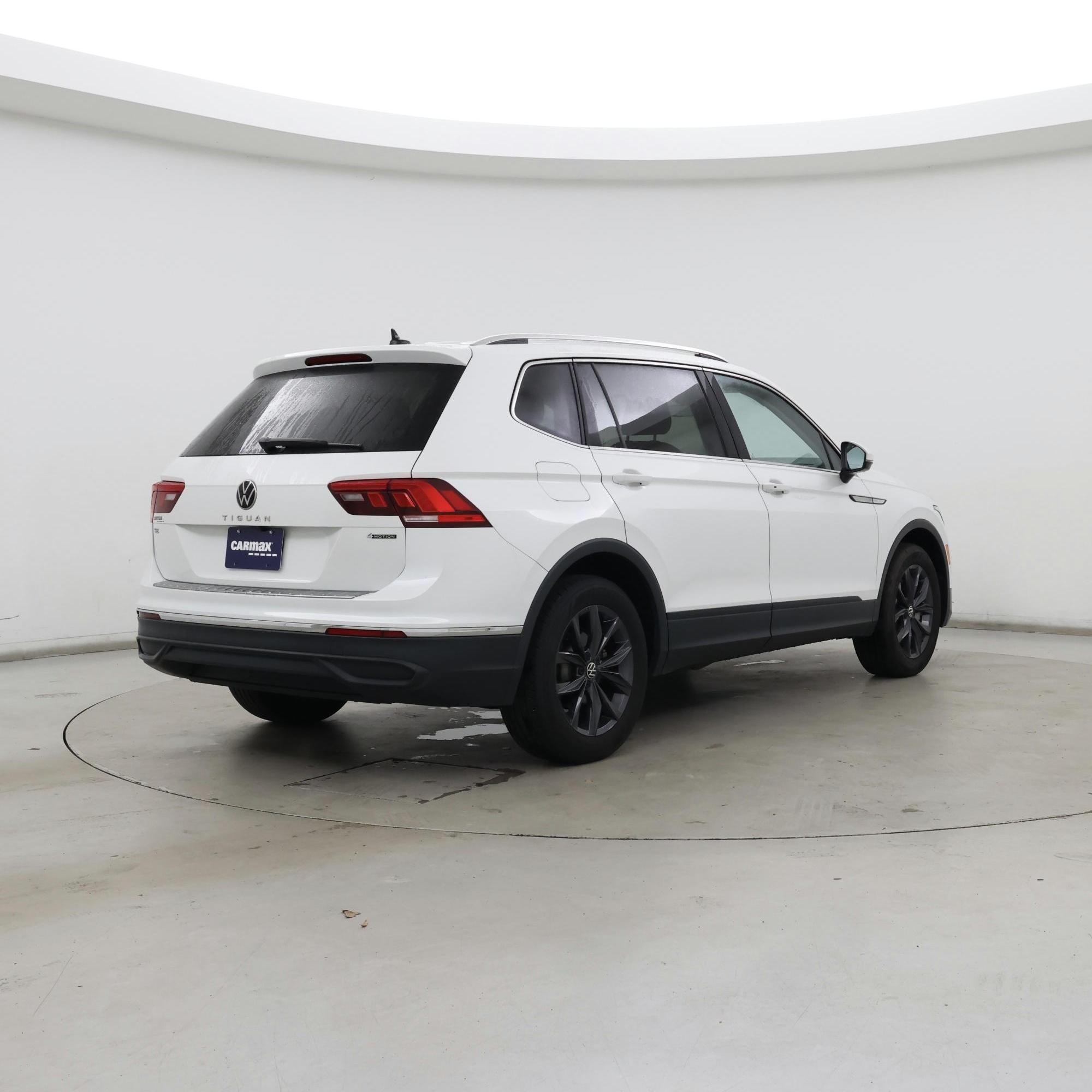 Thumbnail: 2023 Volkswagen Tiguan - 8