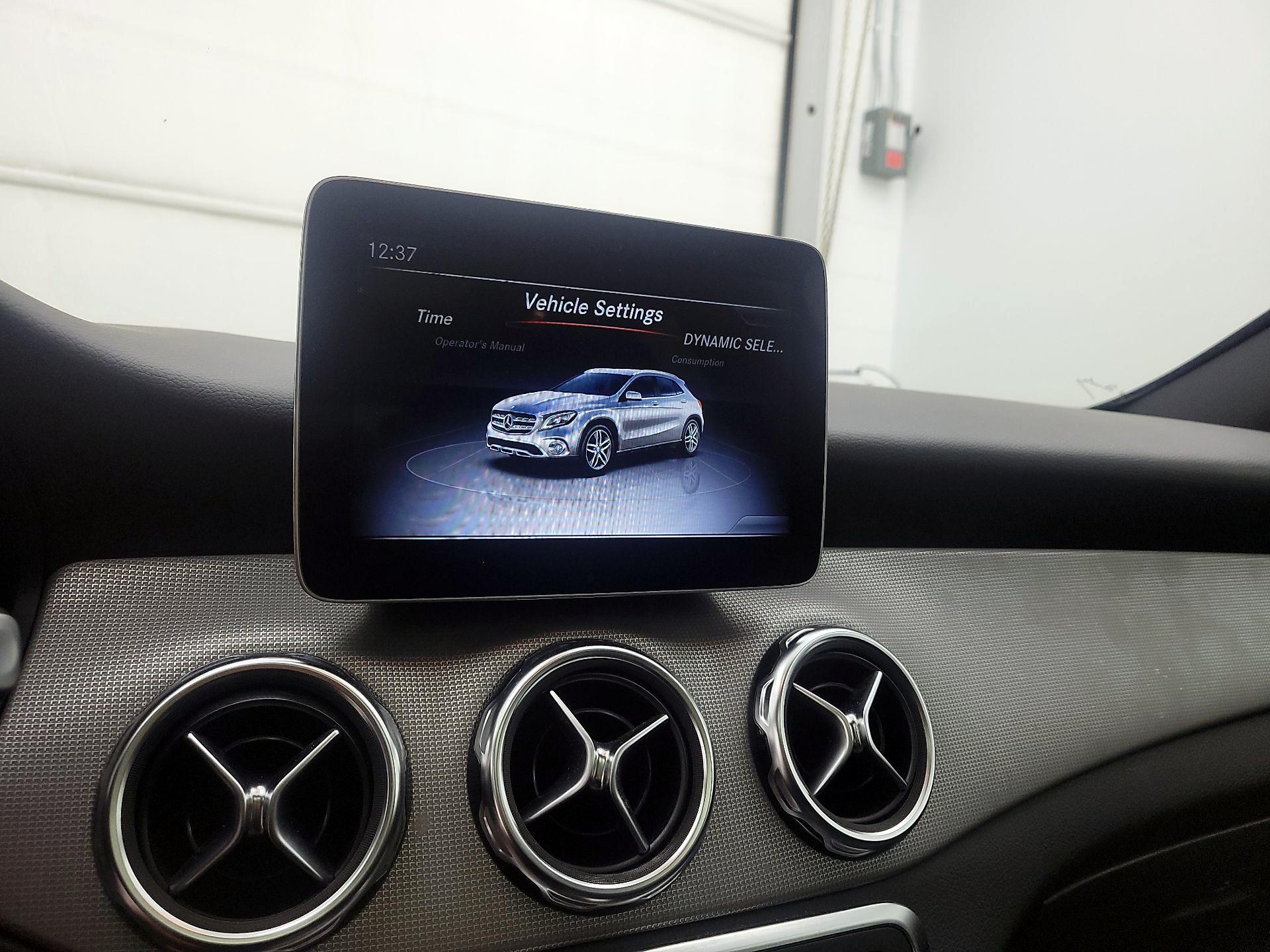Thumbnail: 2018 Mercedes-Benz GLA - 15