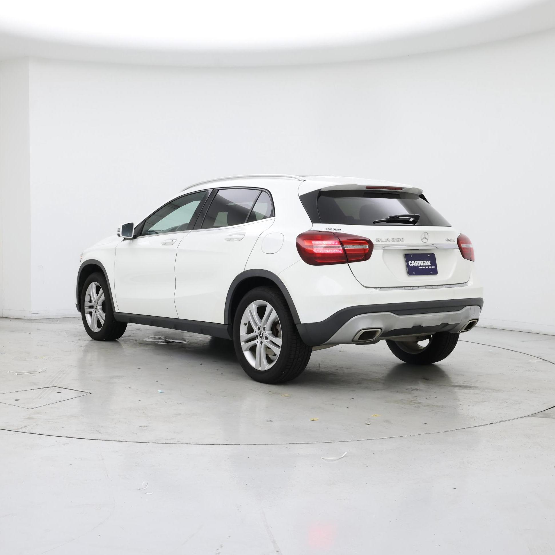 Thumbnail: 2018 Mercedes-Benz GLA - 2