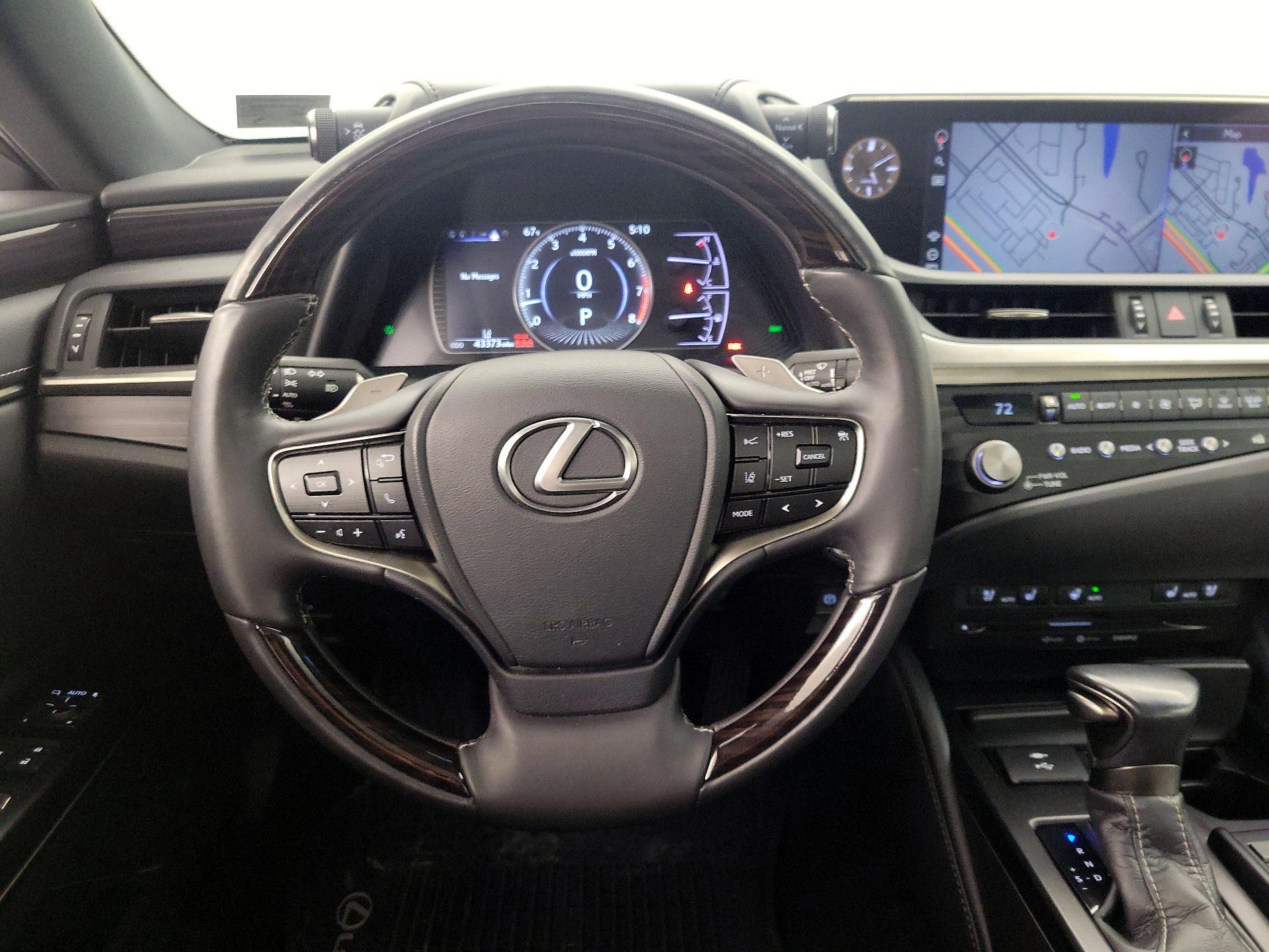 Thumbnail: 2021 Lexus ES - 10