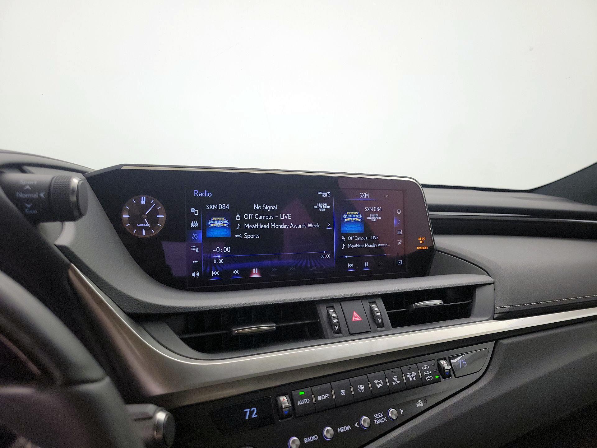 Thumbnail: 2021 Lexus ES - 16