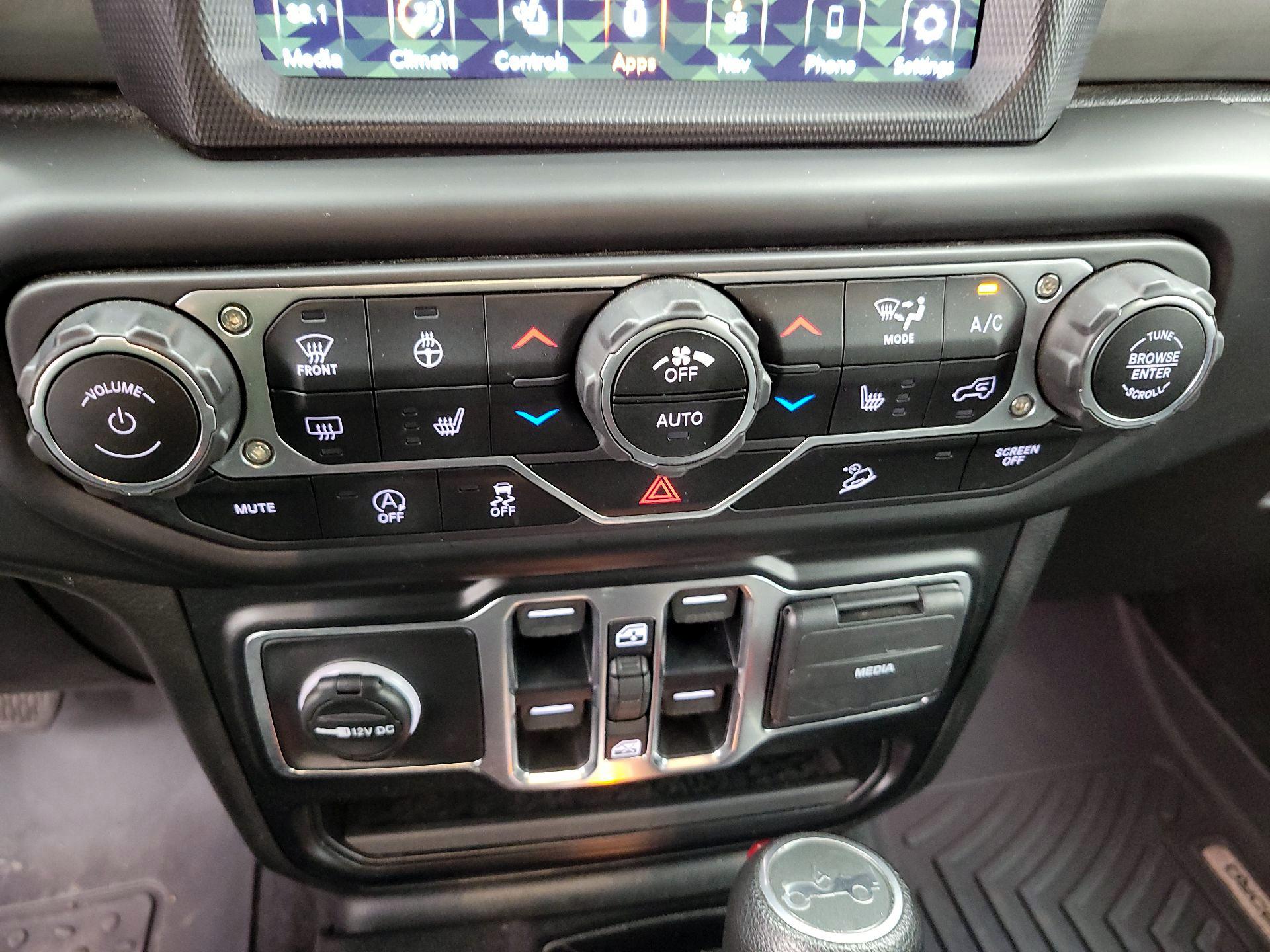 Thumbnail: 2020 Jeep Wrangler - 17