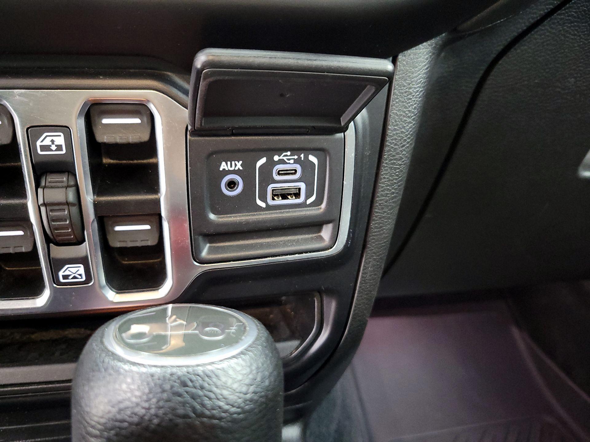 Thumbnail: 2020 Jeep Wrangler - 19