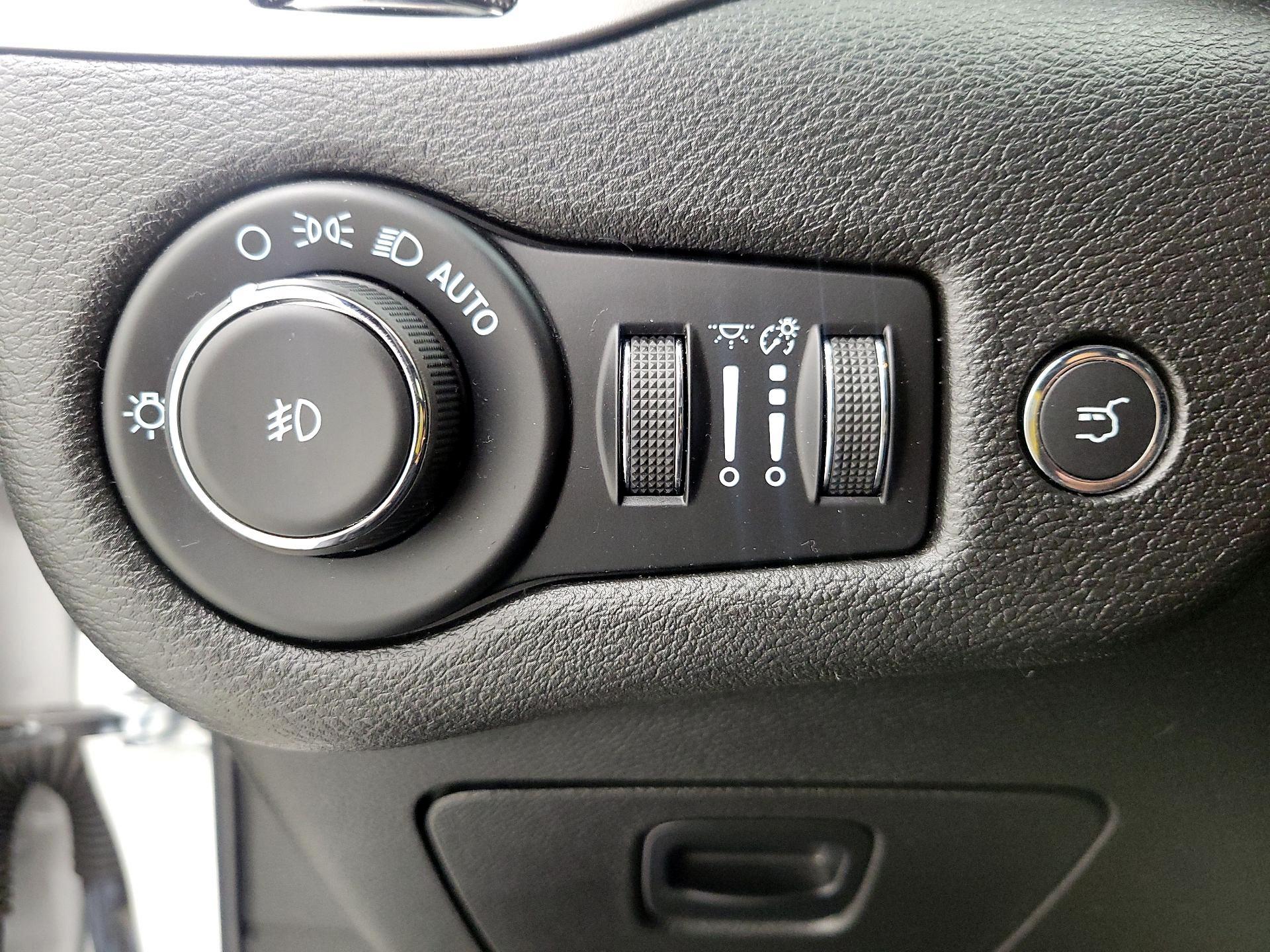 Thumbnail: 2021 Jeep Cherokee - 13
