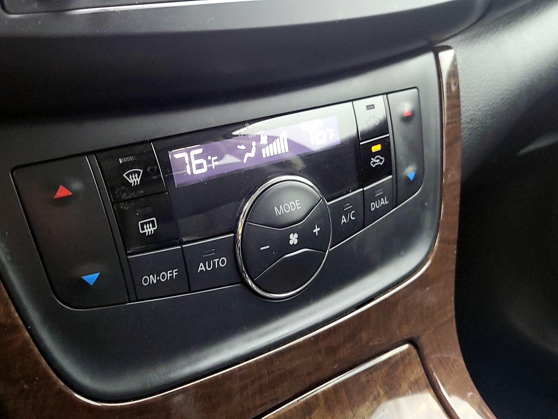 Thumbnail: 2015 Nissan Sentra - 17