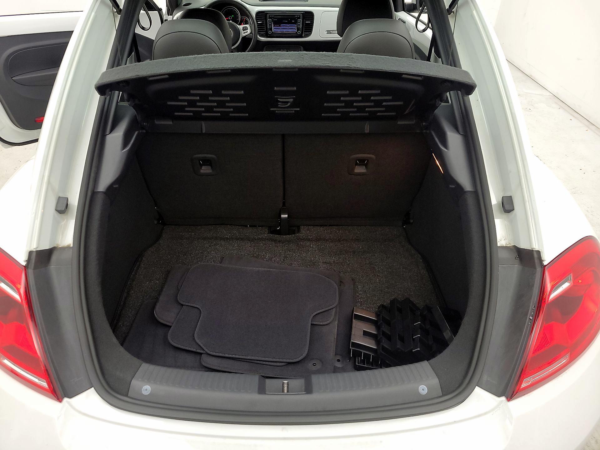 Thumbnail: 2015 Volkswagen Beetle - 19